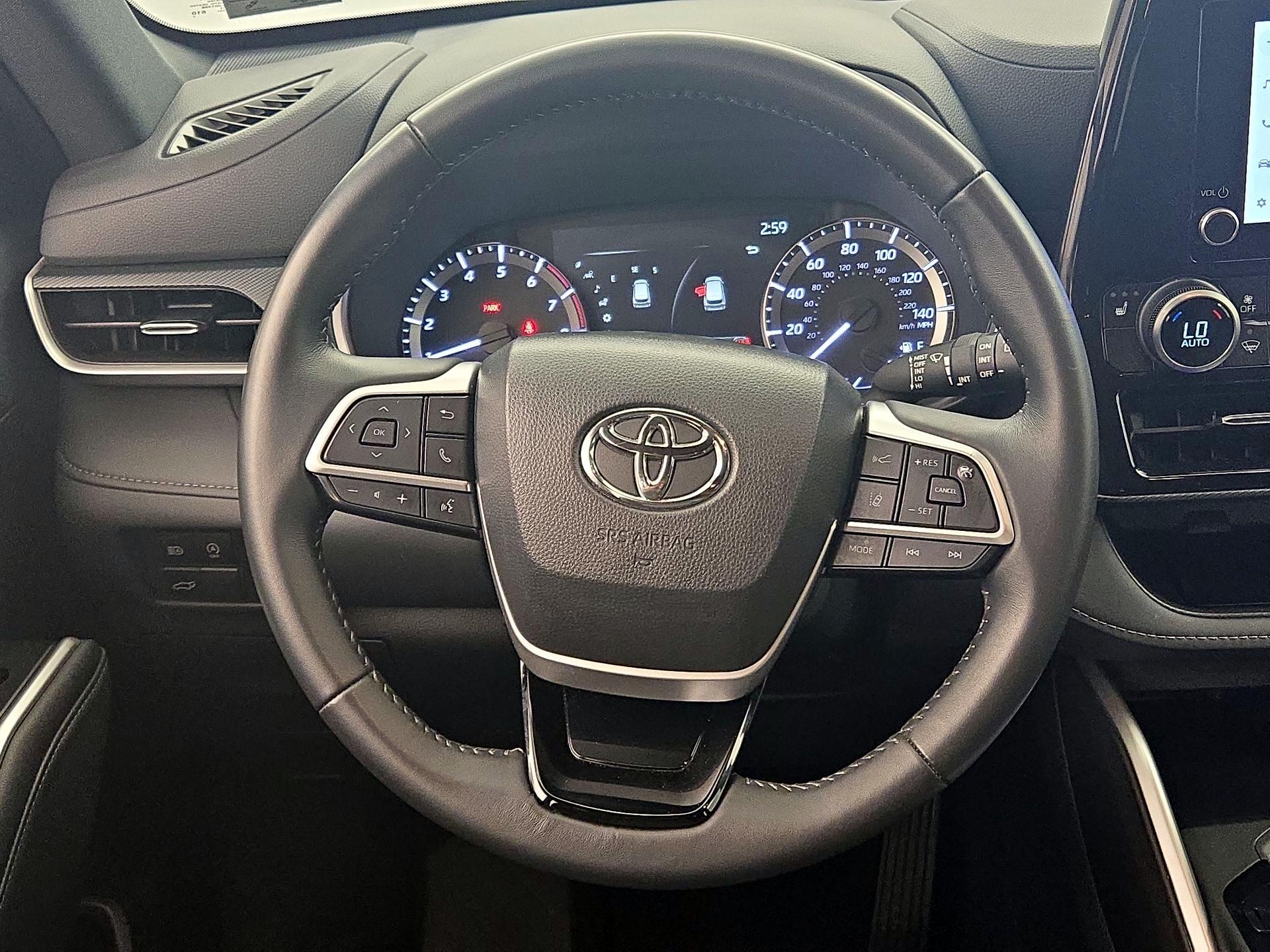 Thumbnail: 2024 Toyota Highlander - 10