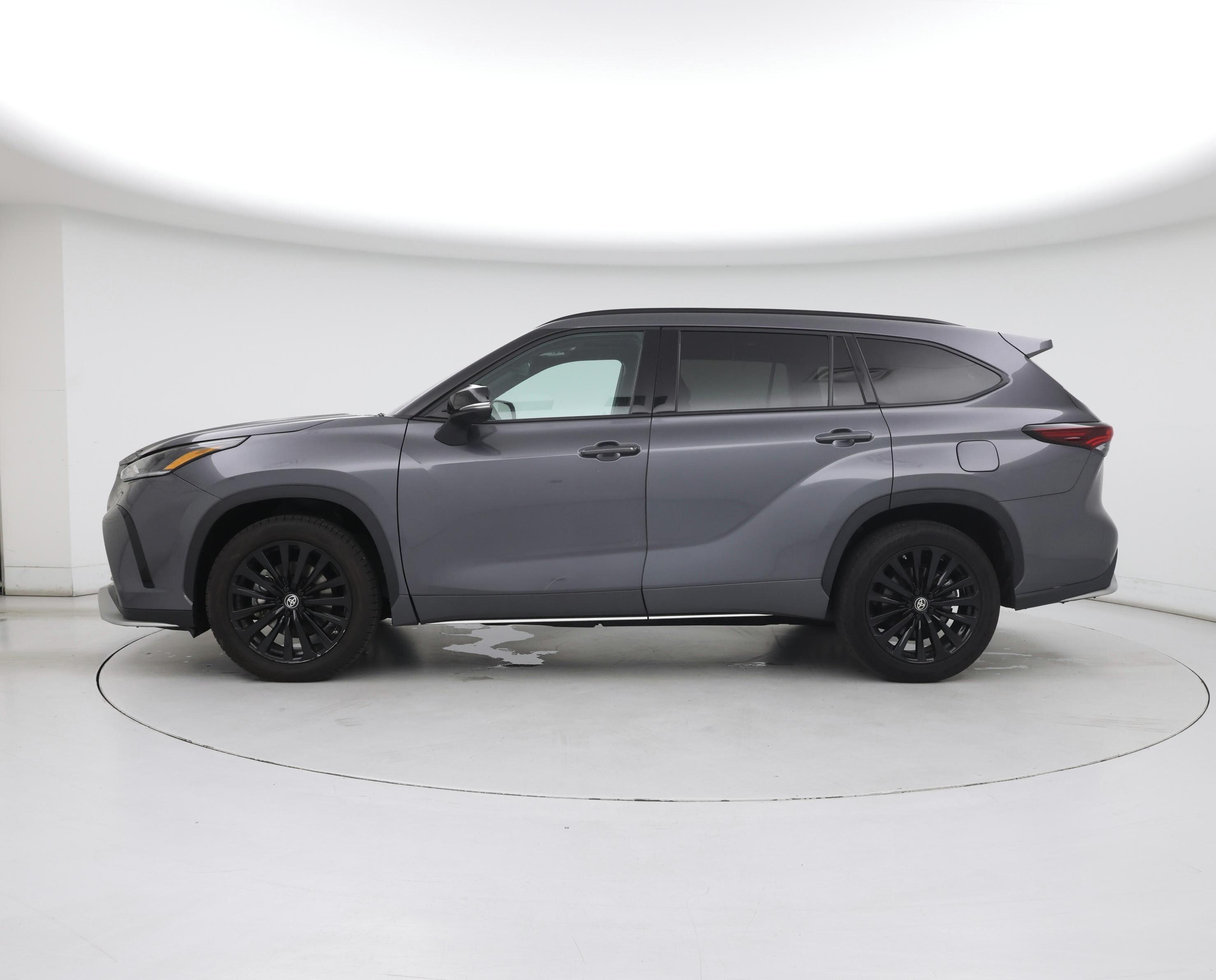 Thumbnail: 2024 Toyota Highlander - 3