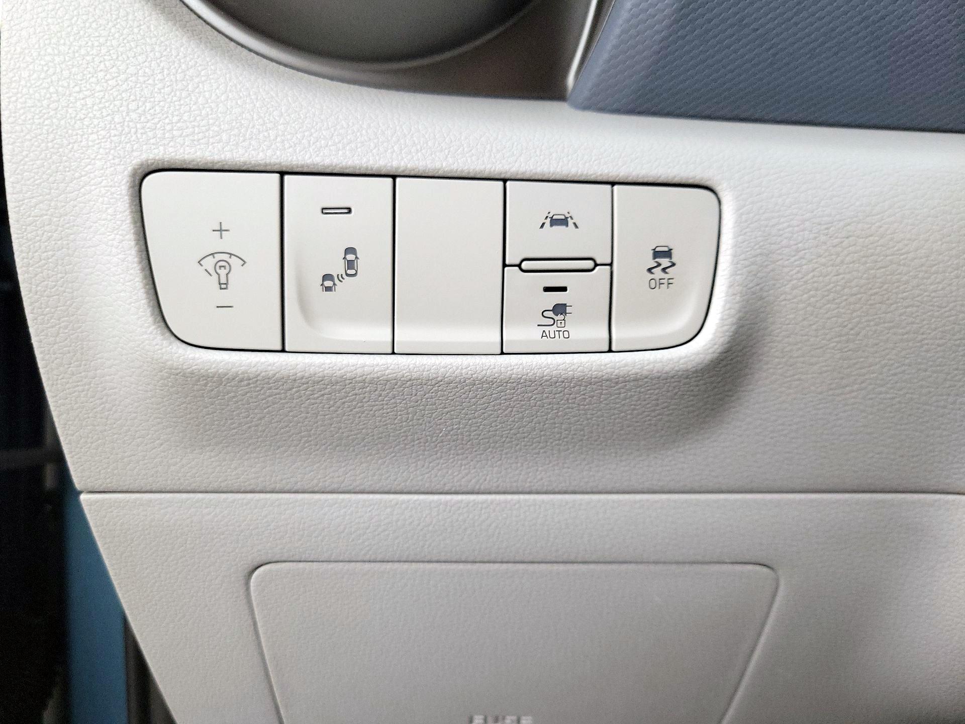 Thumbnail: 2020 Hyundai Kona - 13