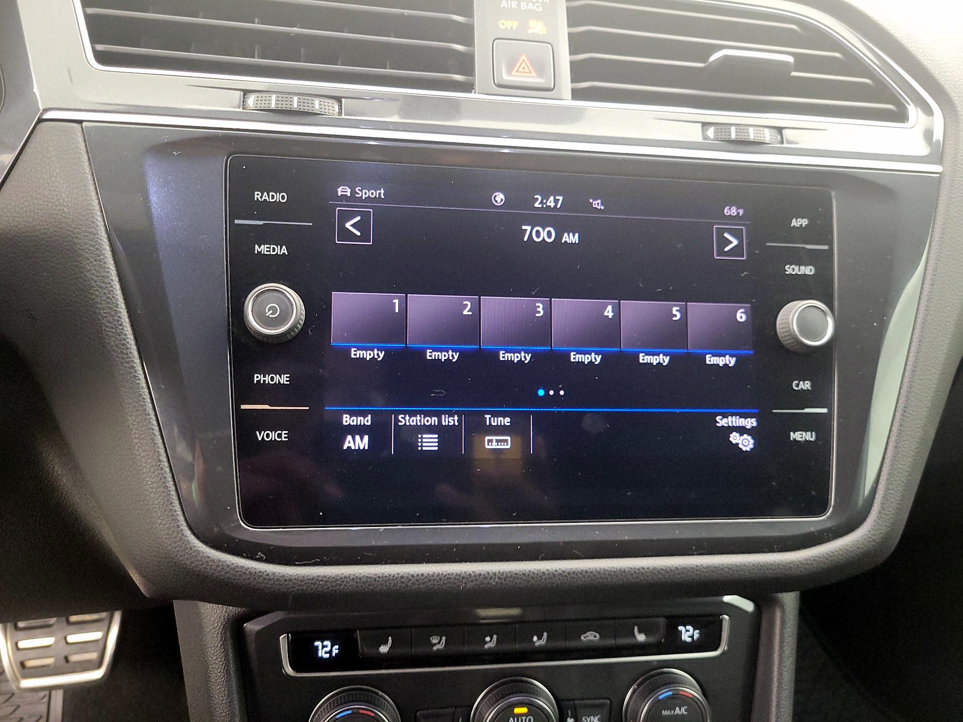 Thumbnail: 2020 Volkswagen Tiguan - 15