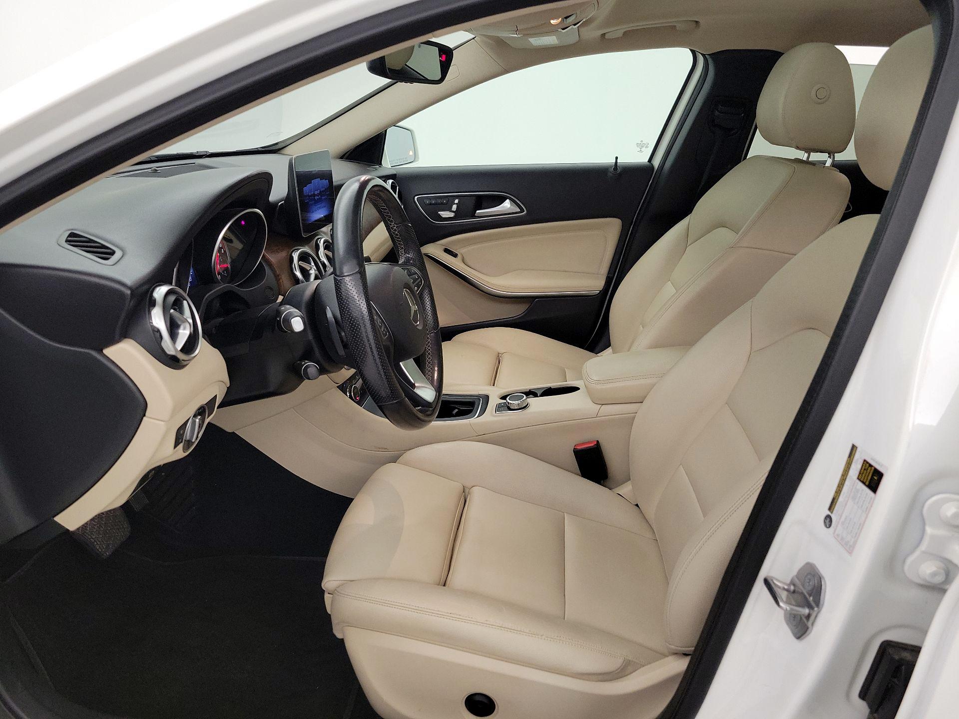 Thumbnail: 2019 Mercedes-Benz GLA - 11