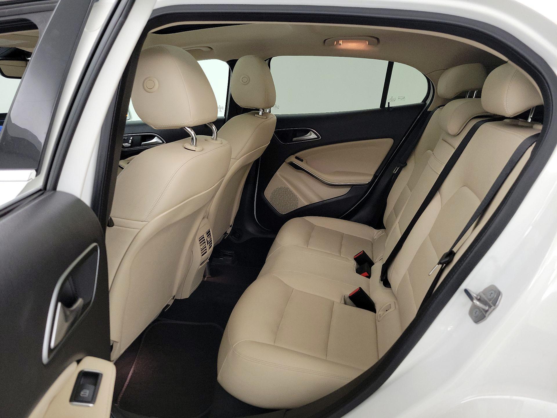 Thumbnail: 2019 Mercedes-Benz GLA - 19