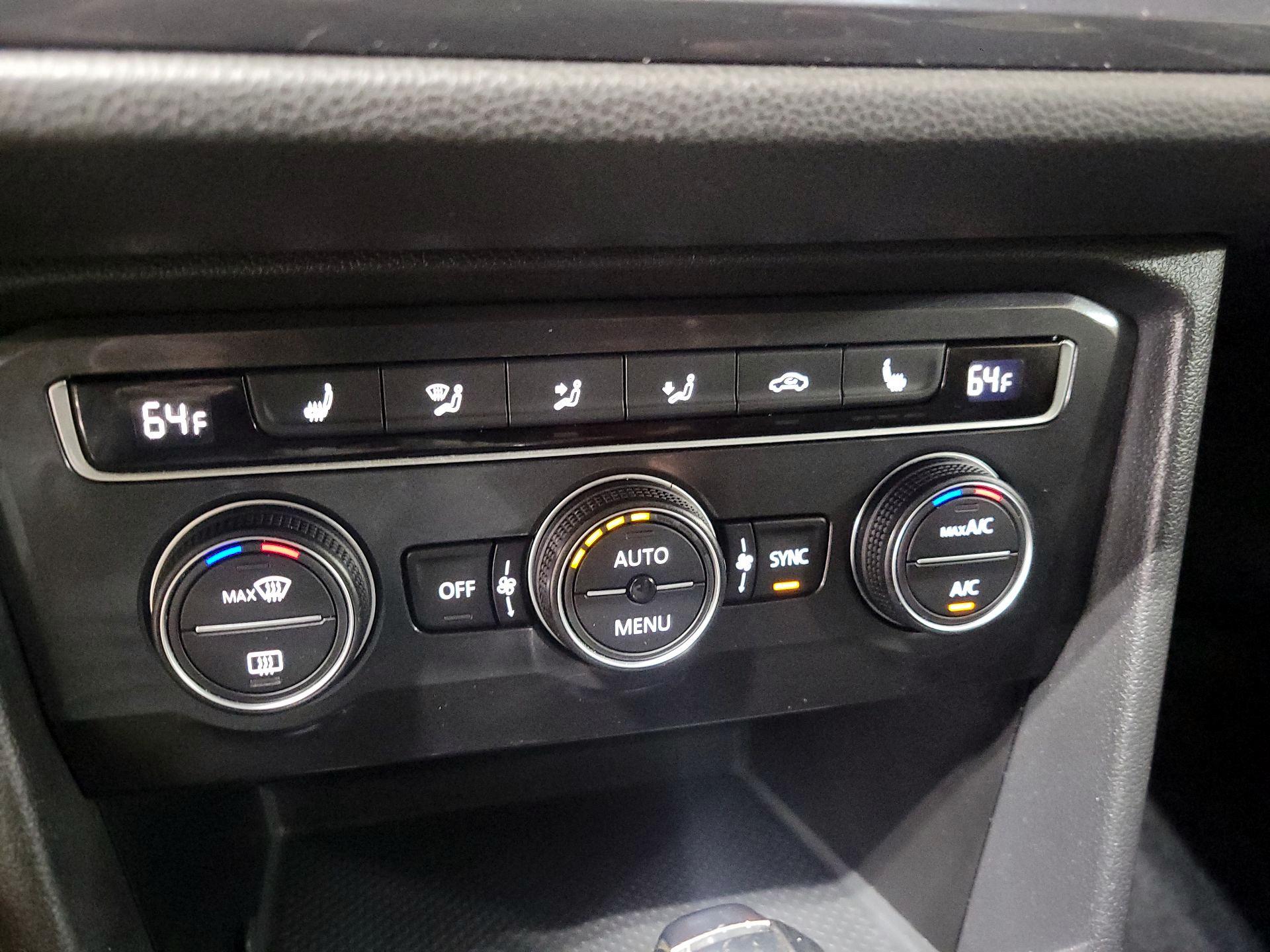 Thumbnail: 2021 Volkswagen Tiguan - 15