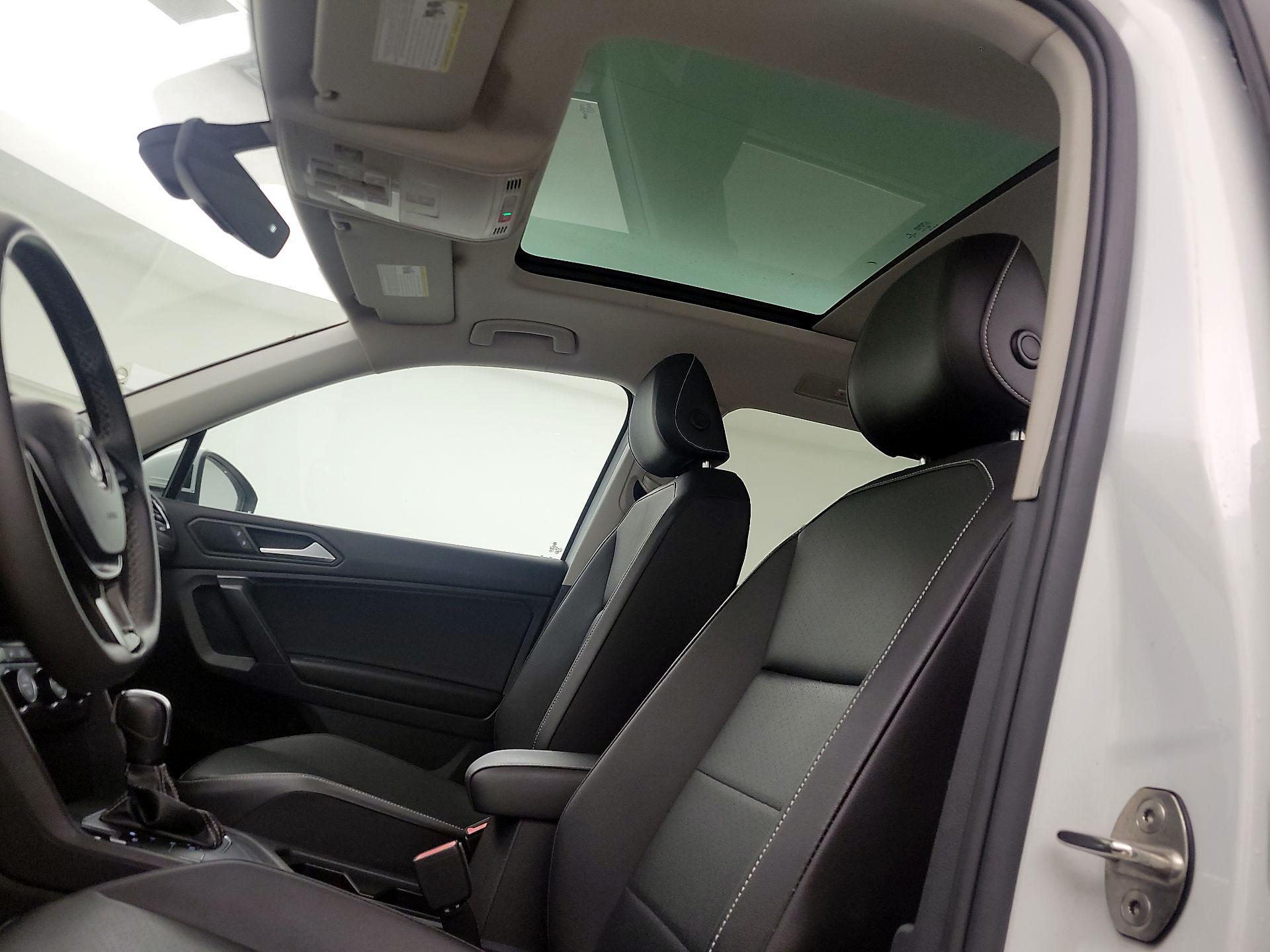 Thumbnail: 2021 Volkswagen Tiguan - 18