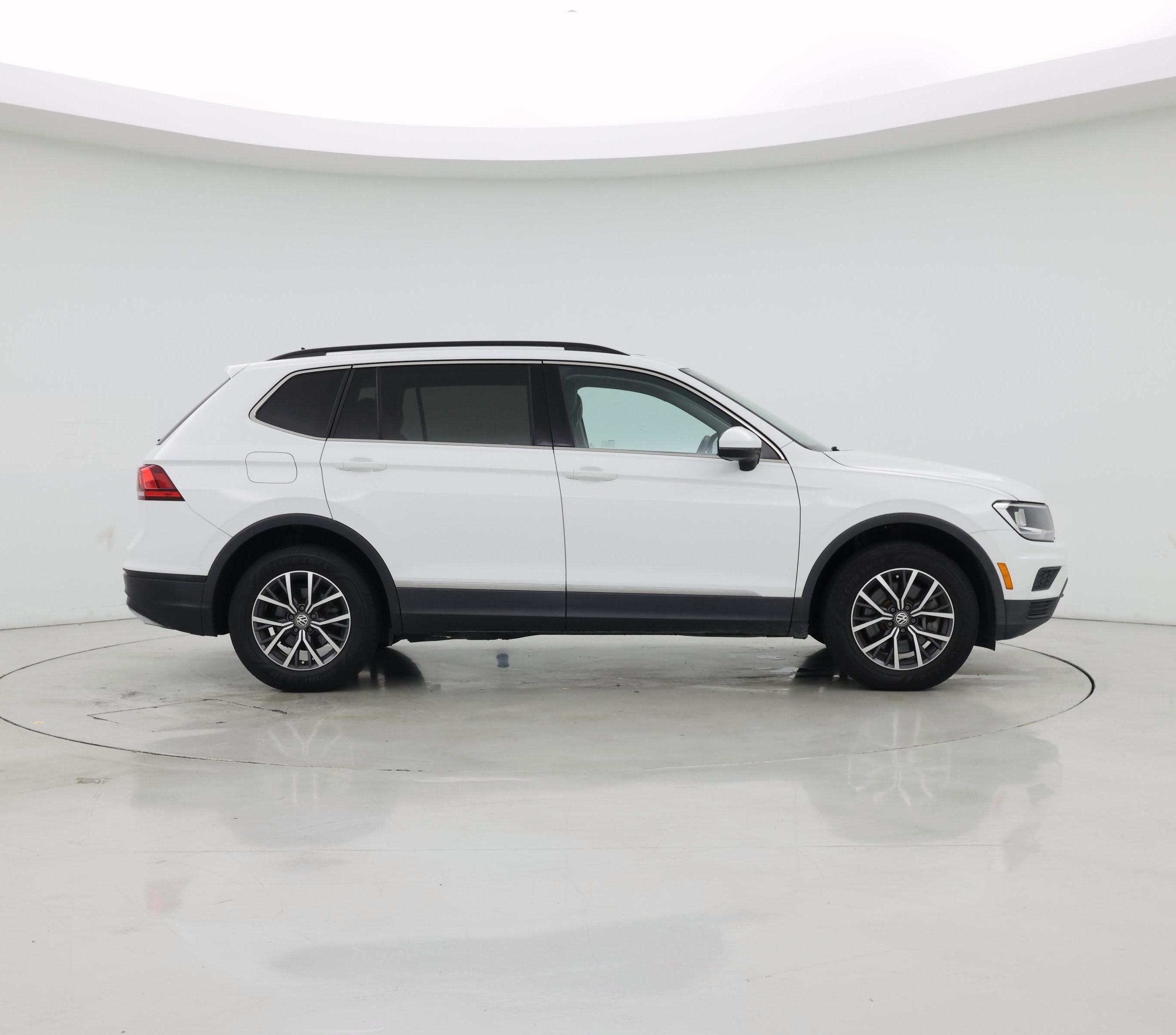 Thumbnail: 2021 Volkswagen Tiguan - 7