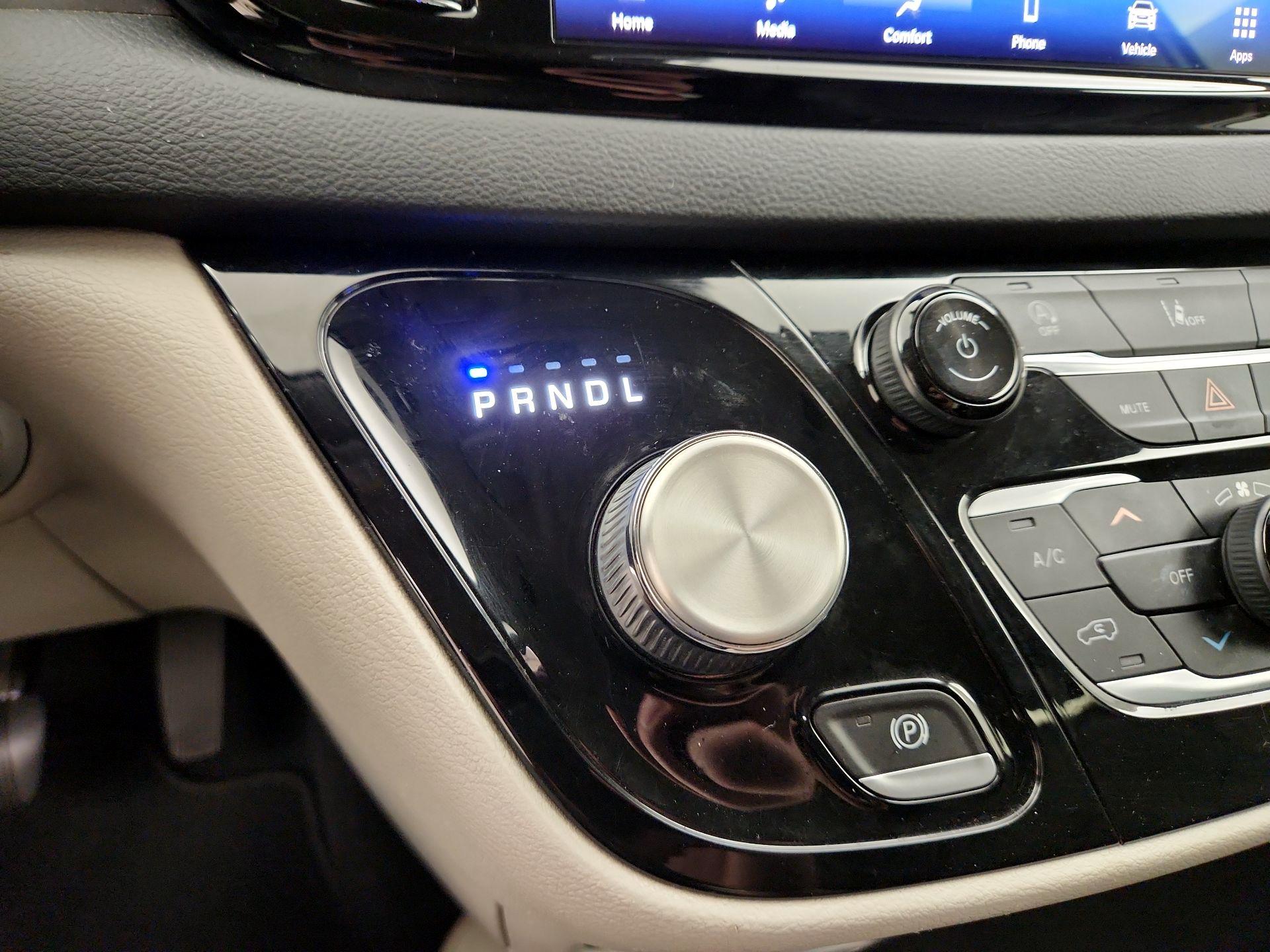 Thumbnail: 2022 Chrysler Pacifica - 17