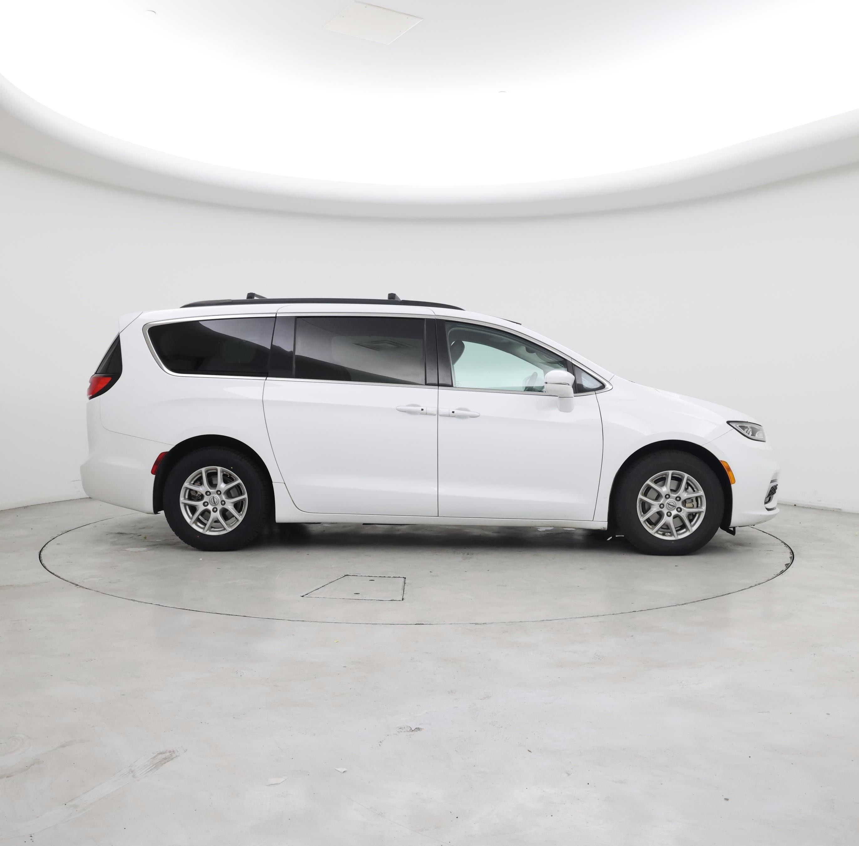 Thumbnail: 2022 Chrysler Pacifica - 7