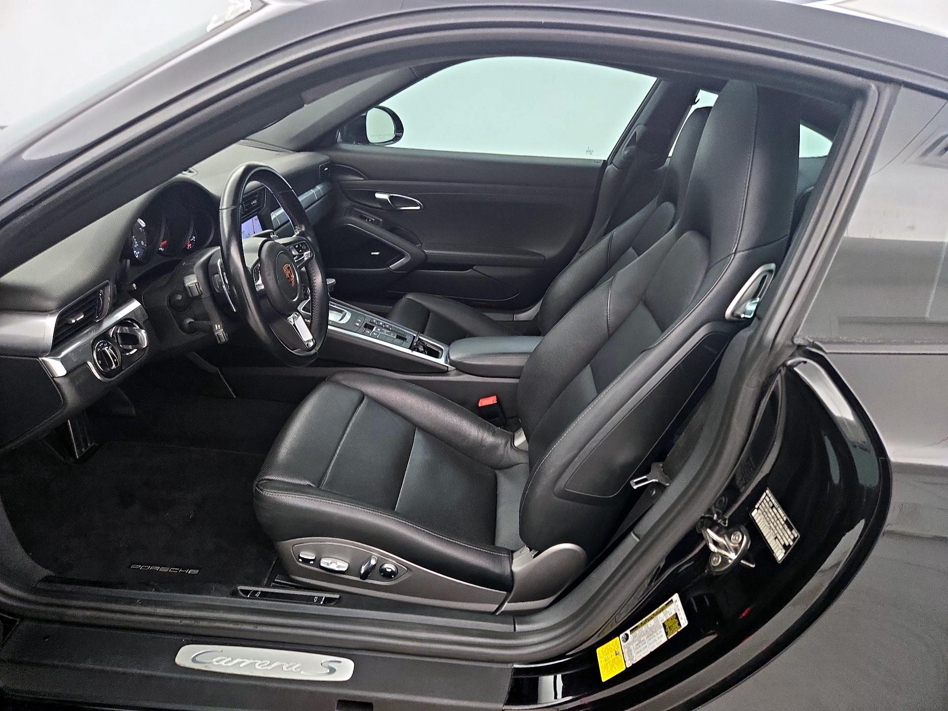 Thumbnail: 2017 Porsche 911 - 11
