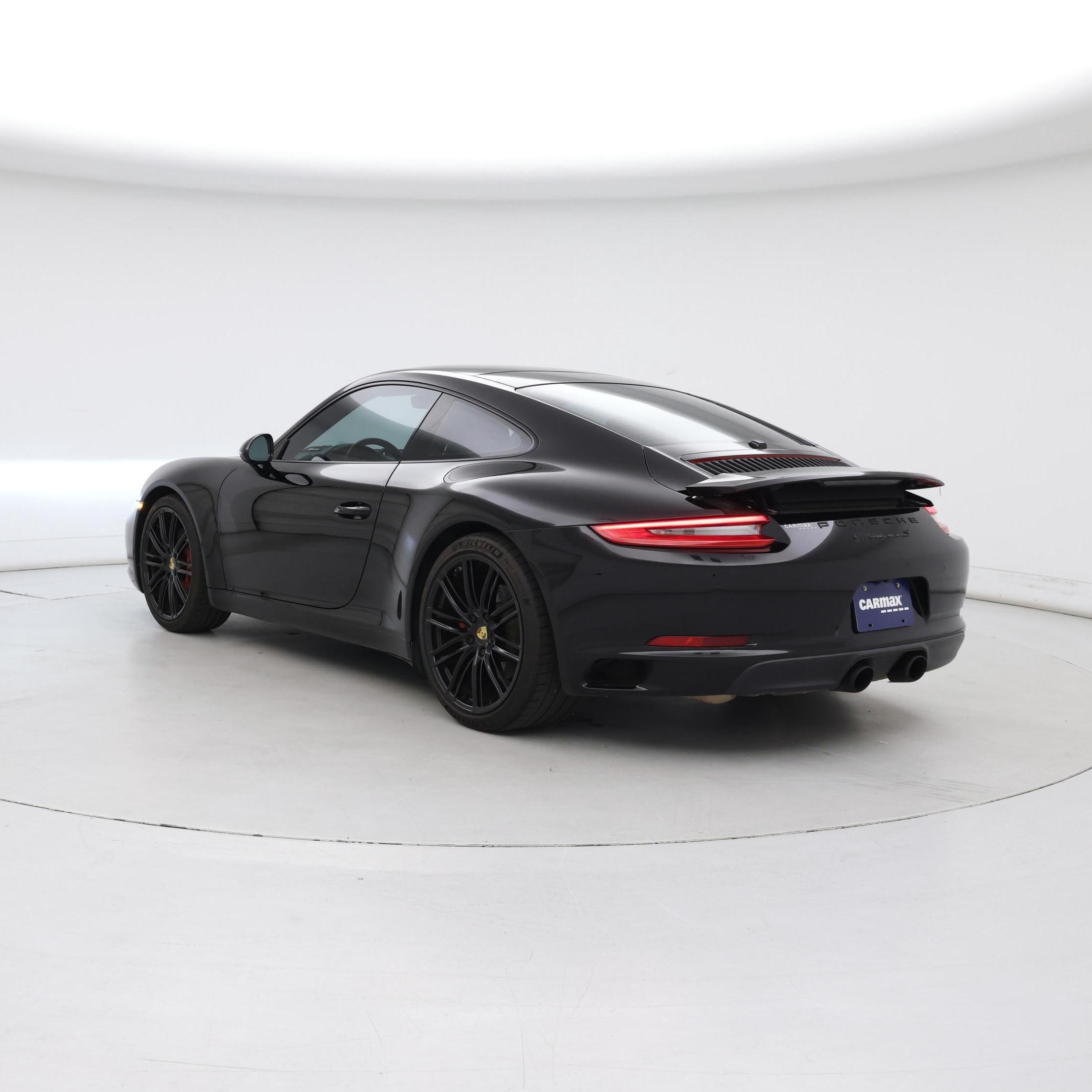 Thumbnail: 2017 Porsche 911 - 2