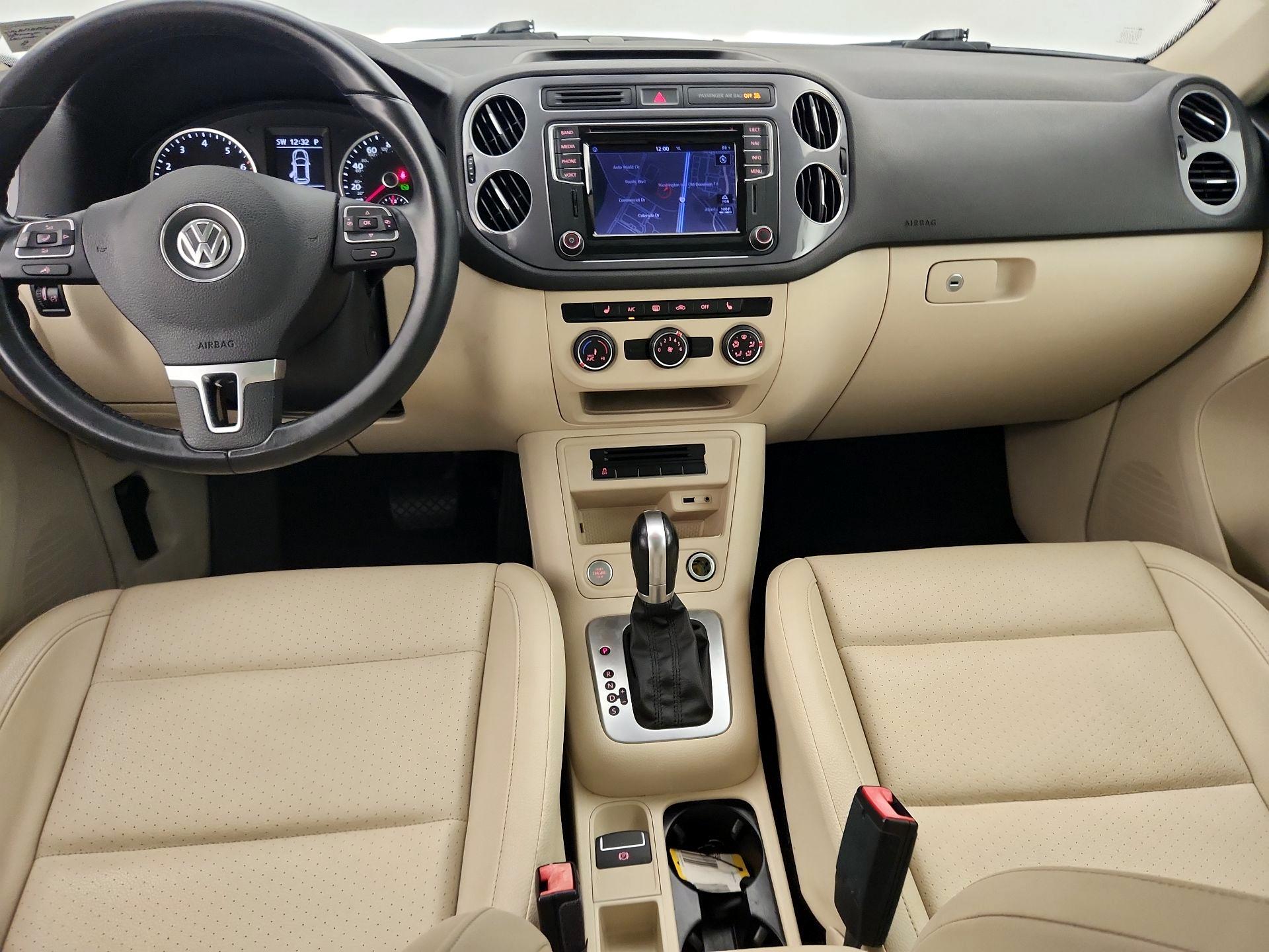 Thumbnail: 2016 Volkswagen Tiguan - 9