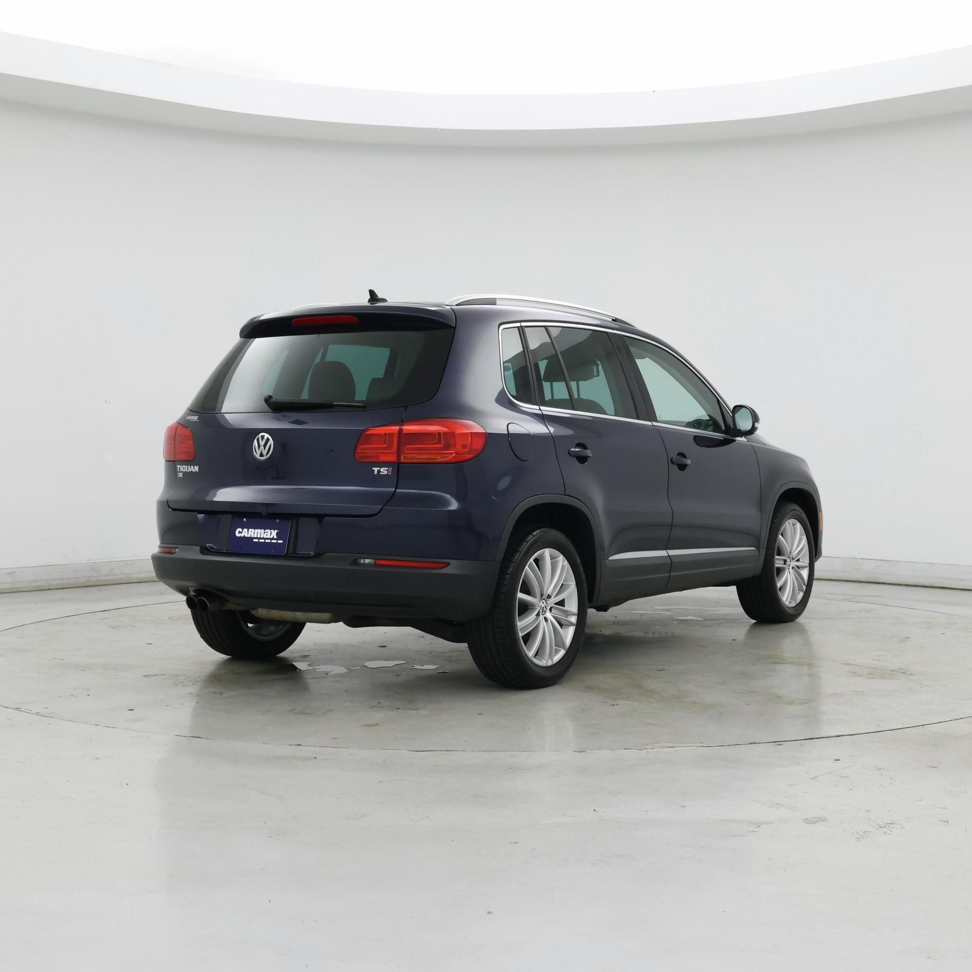 Thumbnail: 2016 Volkswagen Tiguan - 8
