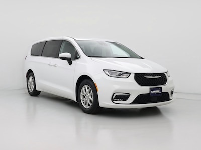 2023 Chrysler Pacifica Touring L -
                Gilbert, AZ