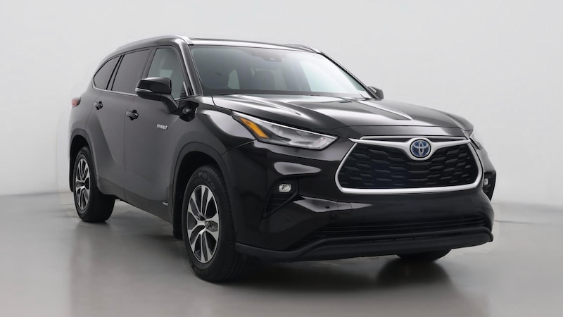 2021 Toyota Highlander XLE Hero Image
