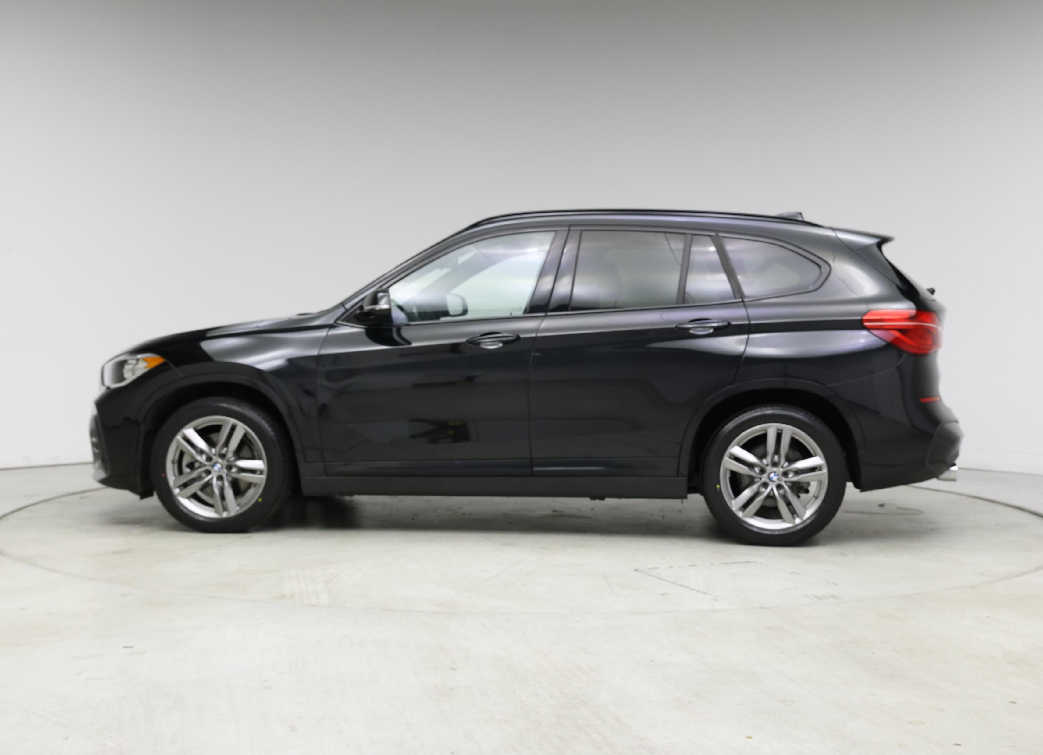 Thumbnail: 2022 BMW X1 - 3
