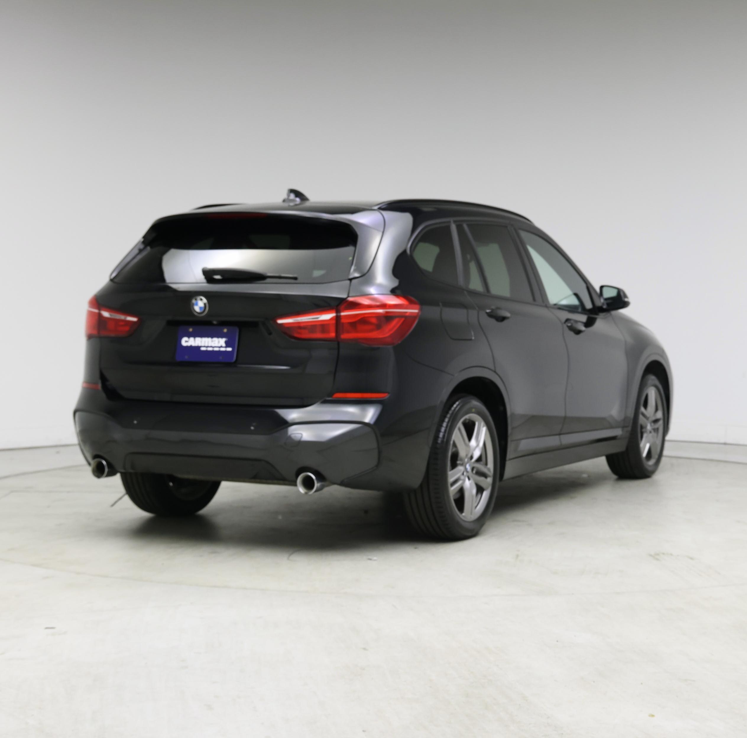 Thumbnail: 2022 BMW X1 - 8