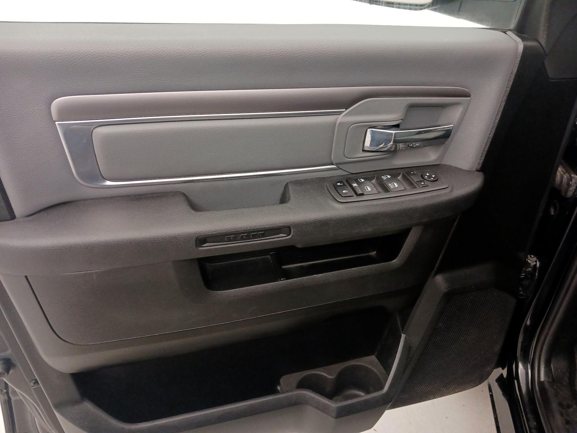 Thumbnail: 2022 RAM 1500 Classic - 12