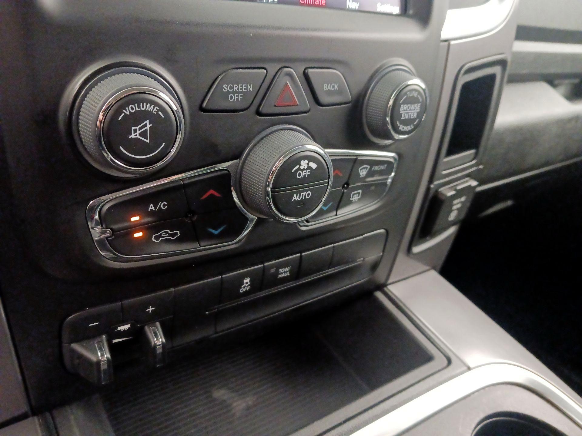 Thumbnail: 2022 RAM 1500 Classic - 17