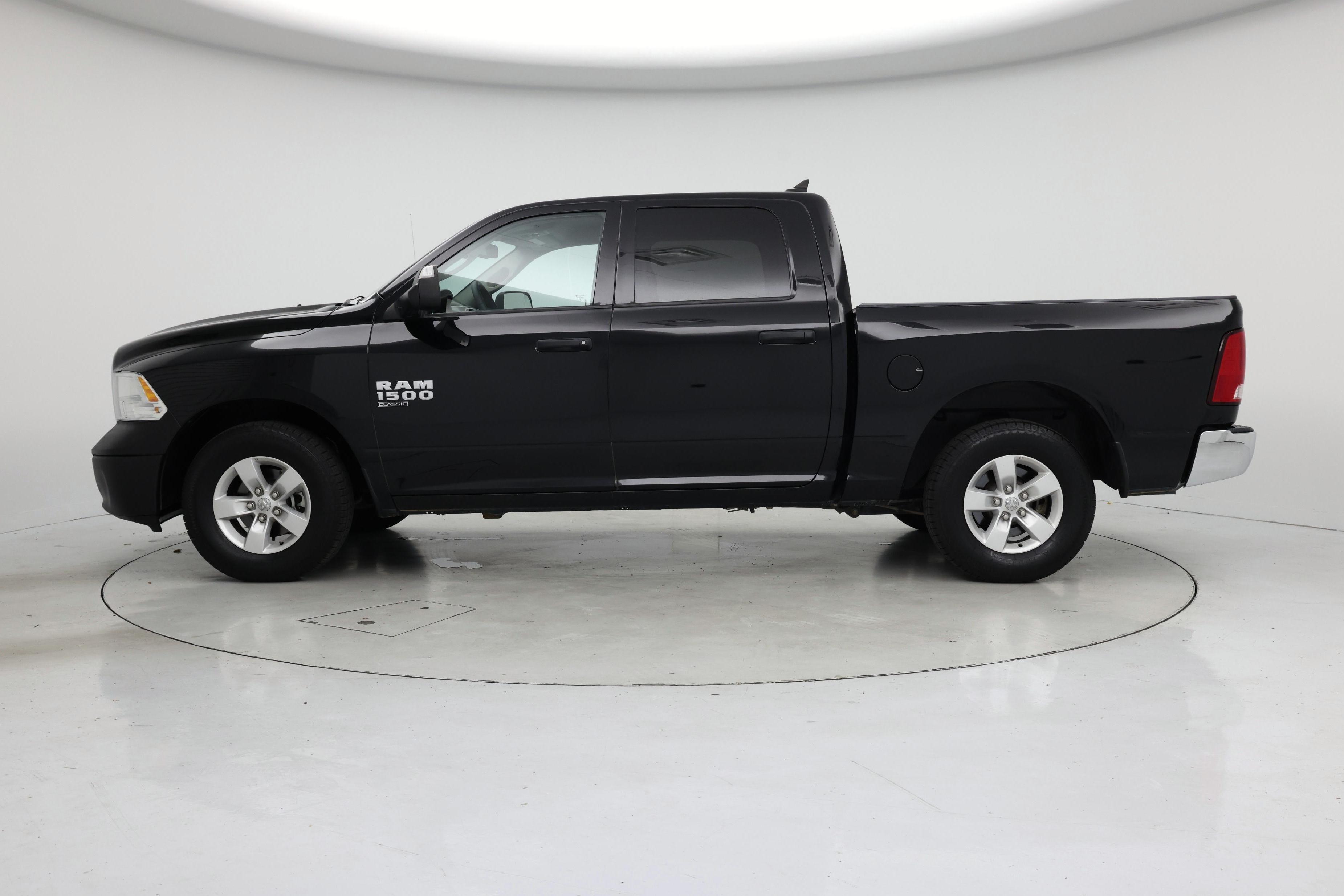 Thumbnail: 2022 RAM 1500 Classic - 3