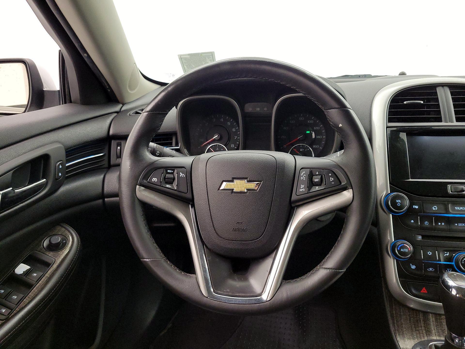 Thumbnail: 2016 Chevrolet Malibu - 10
