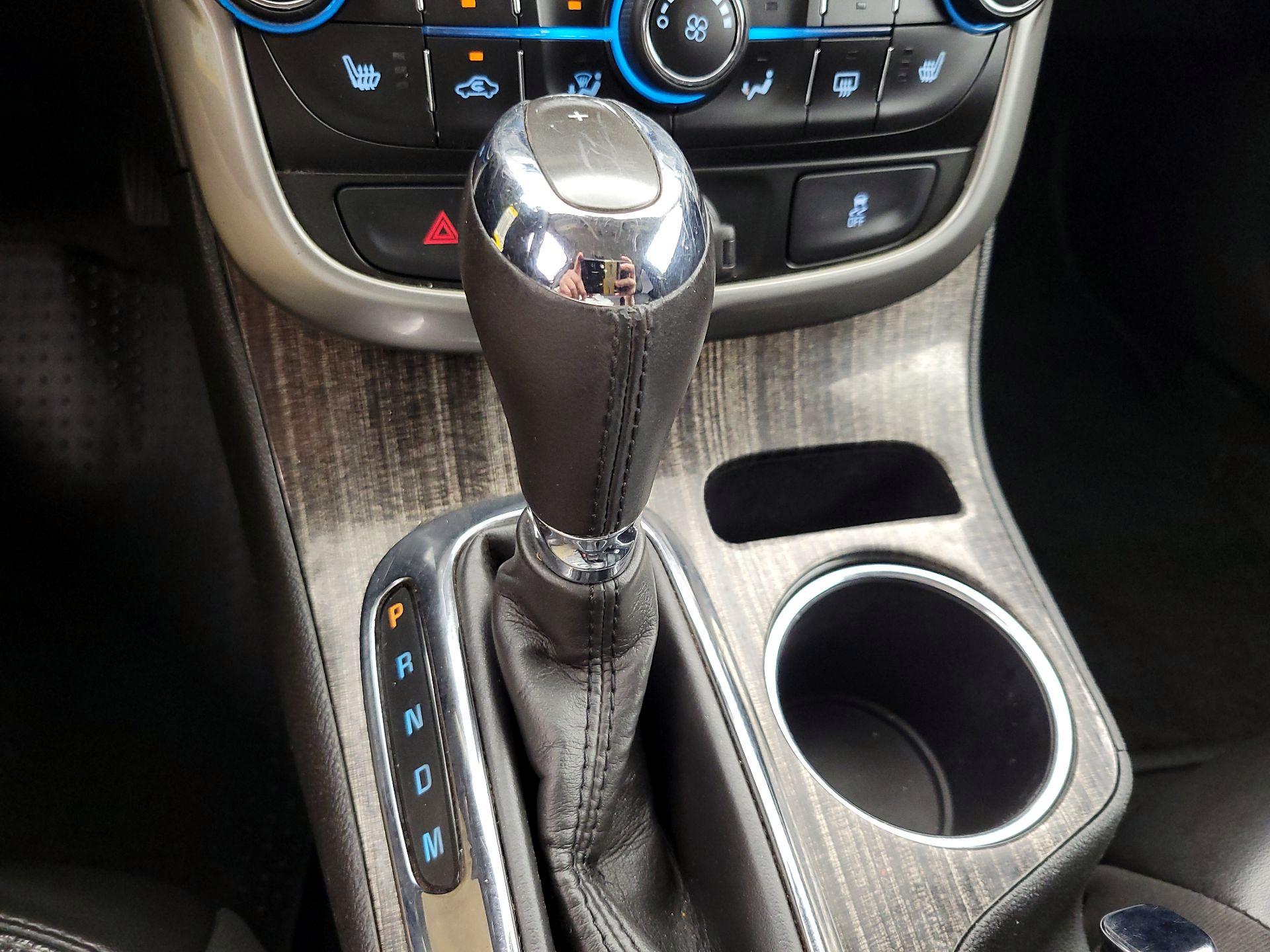 Thumbnail: 2016 Chevrolet Malibu - 16