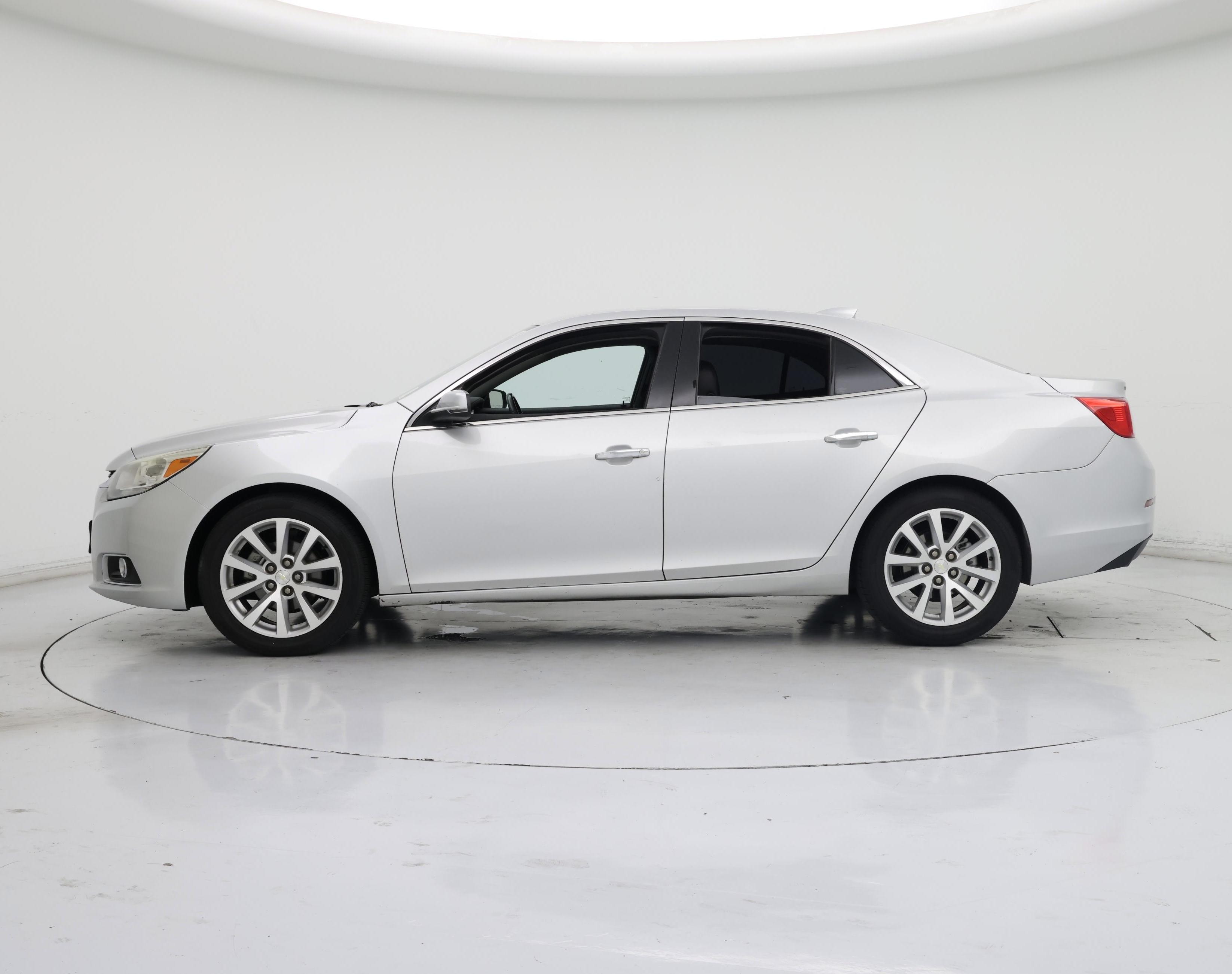 Thumbnail: 2016 Chevrolet Malibu - 3