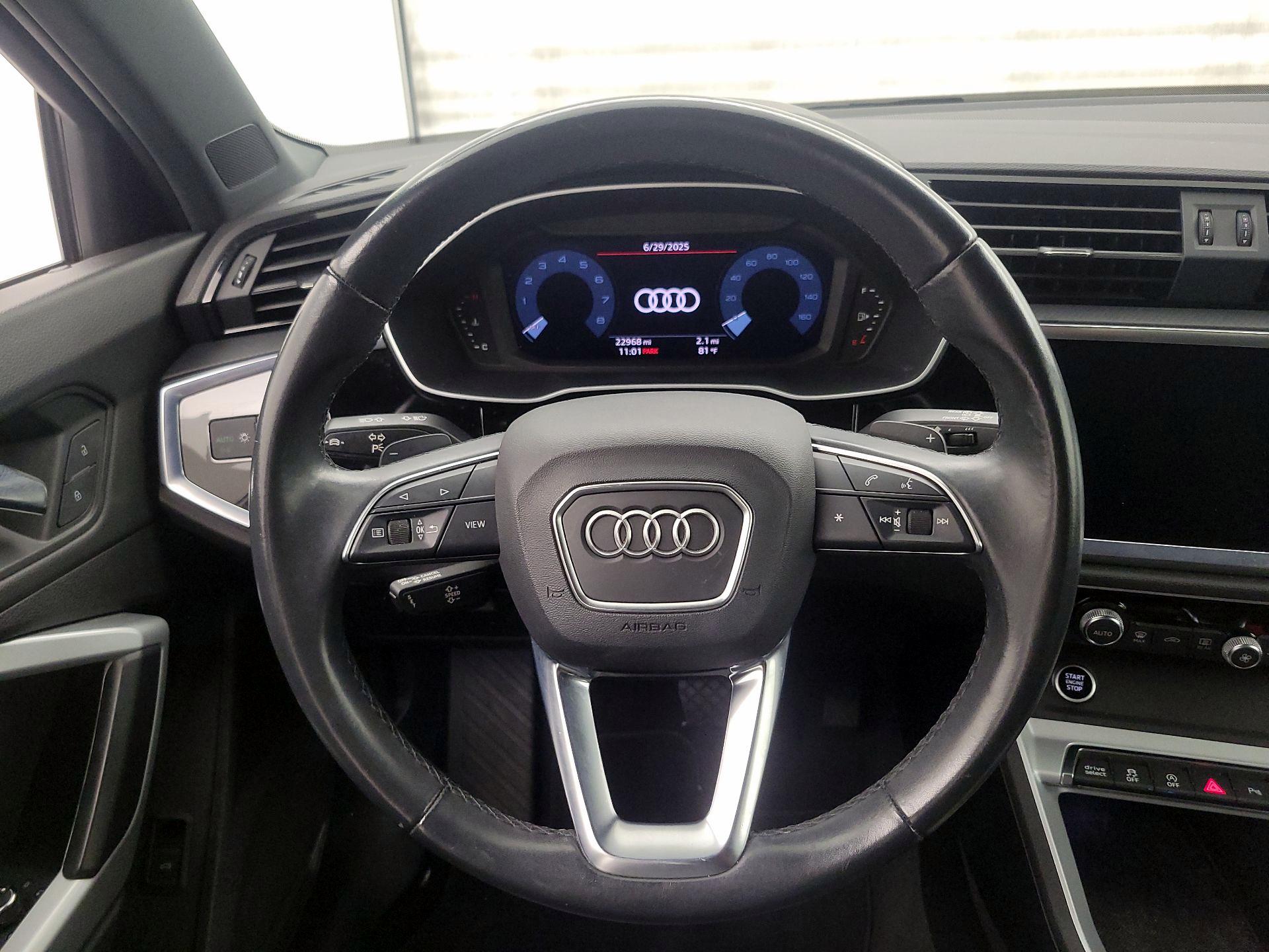 Thumbnail: 2021 Audi Q3 - 10