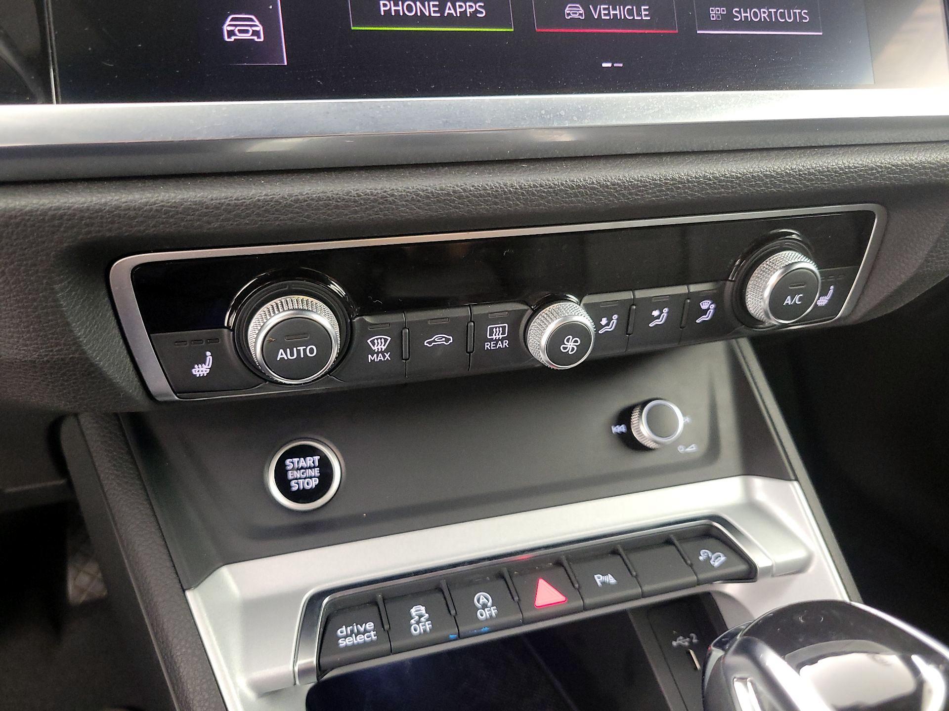 Thumbnail: 2021 Audi Q3 - 16