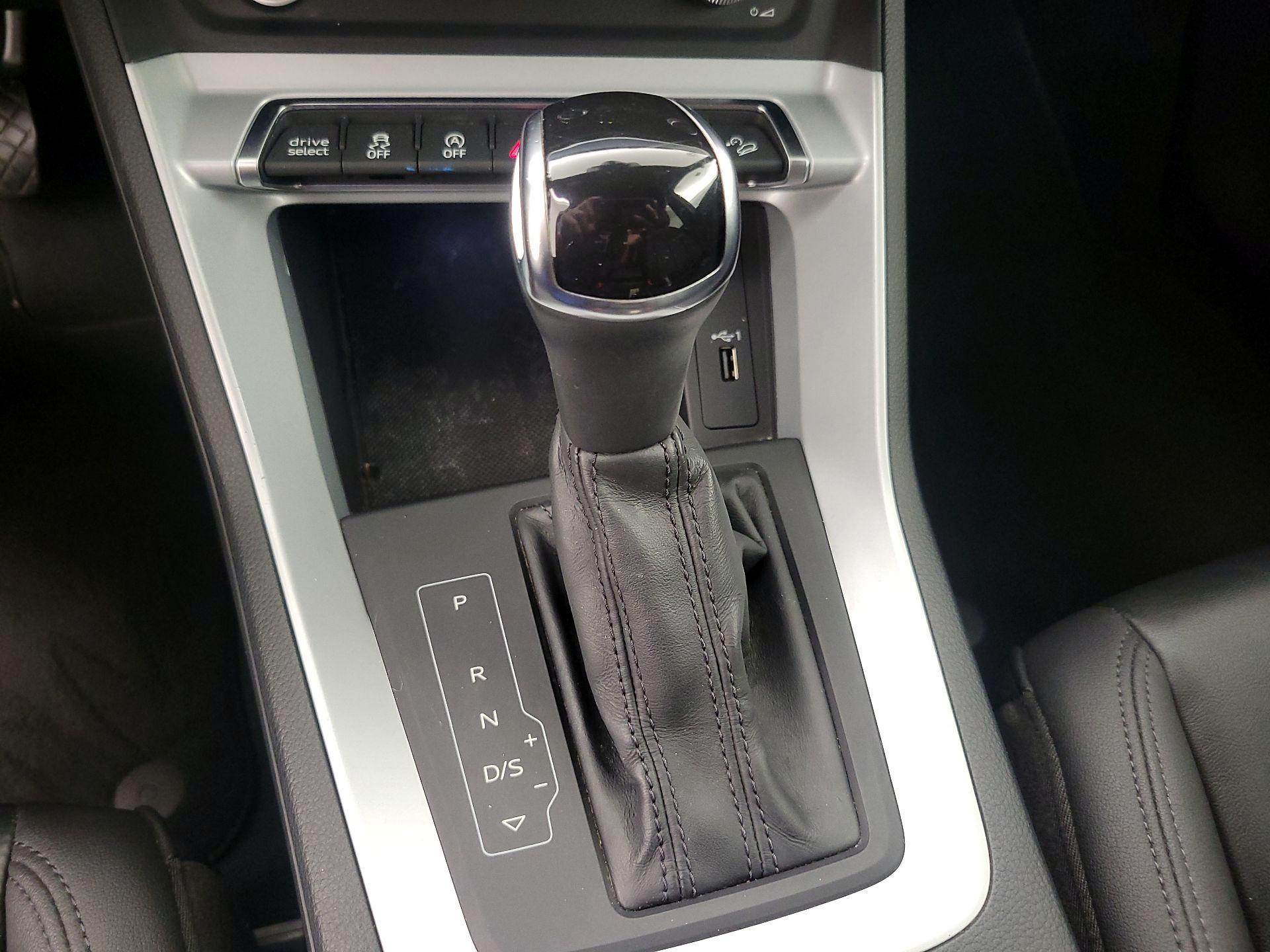 Thumbnail: 2021 Audi Q3 - 17