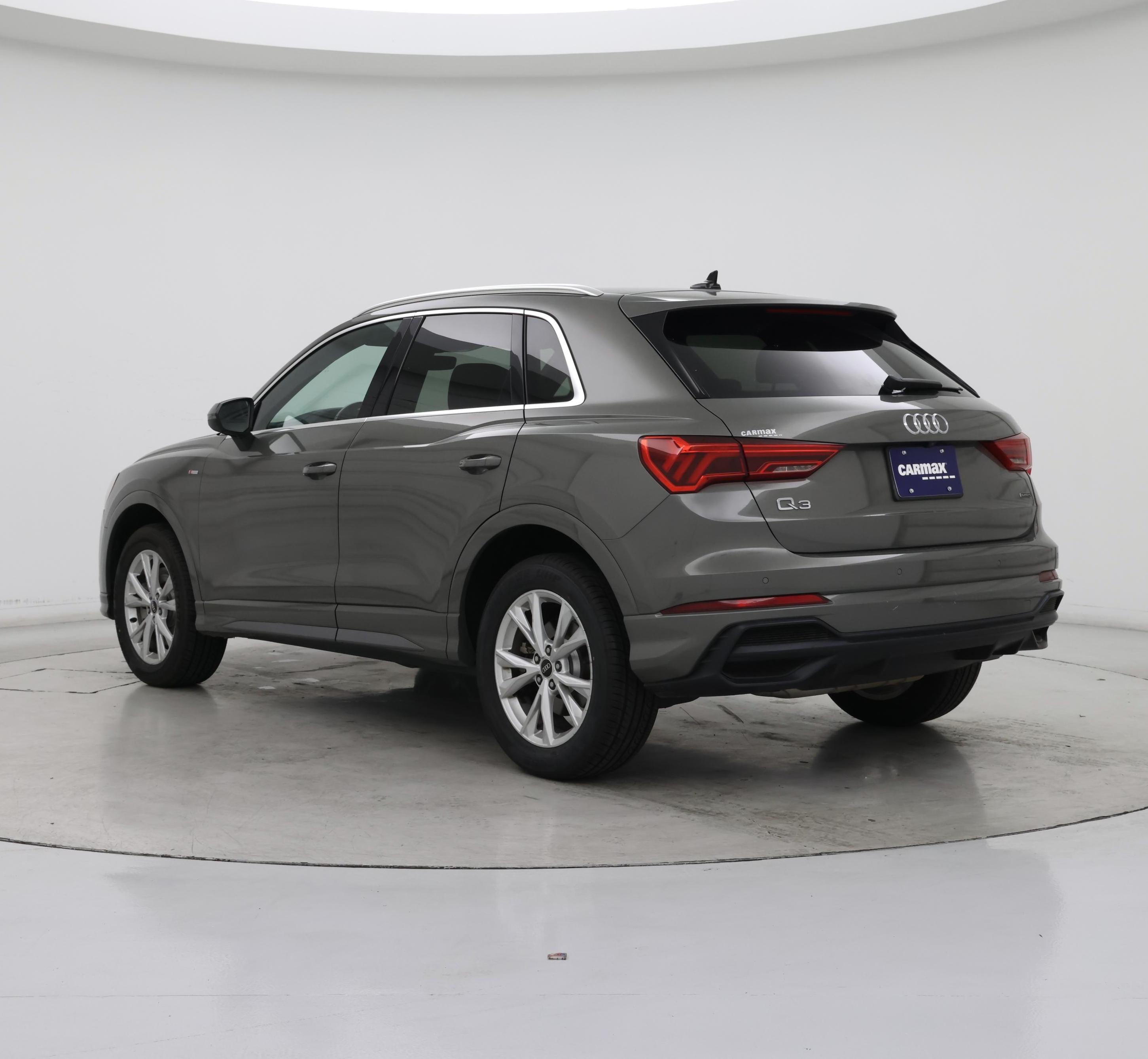 Thumbnail: 2021 Audi Q3 - 2