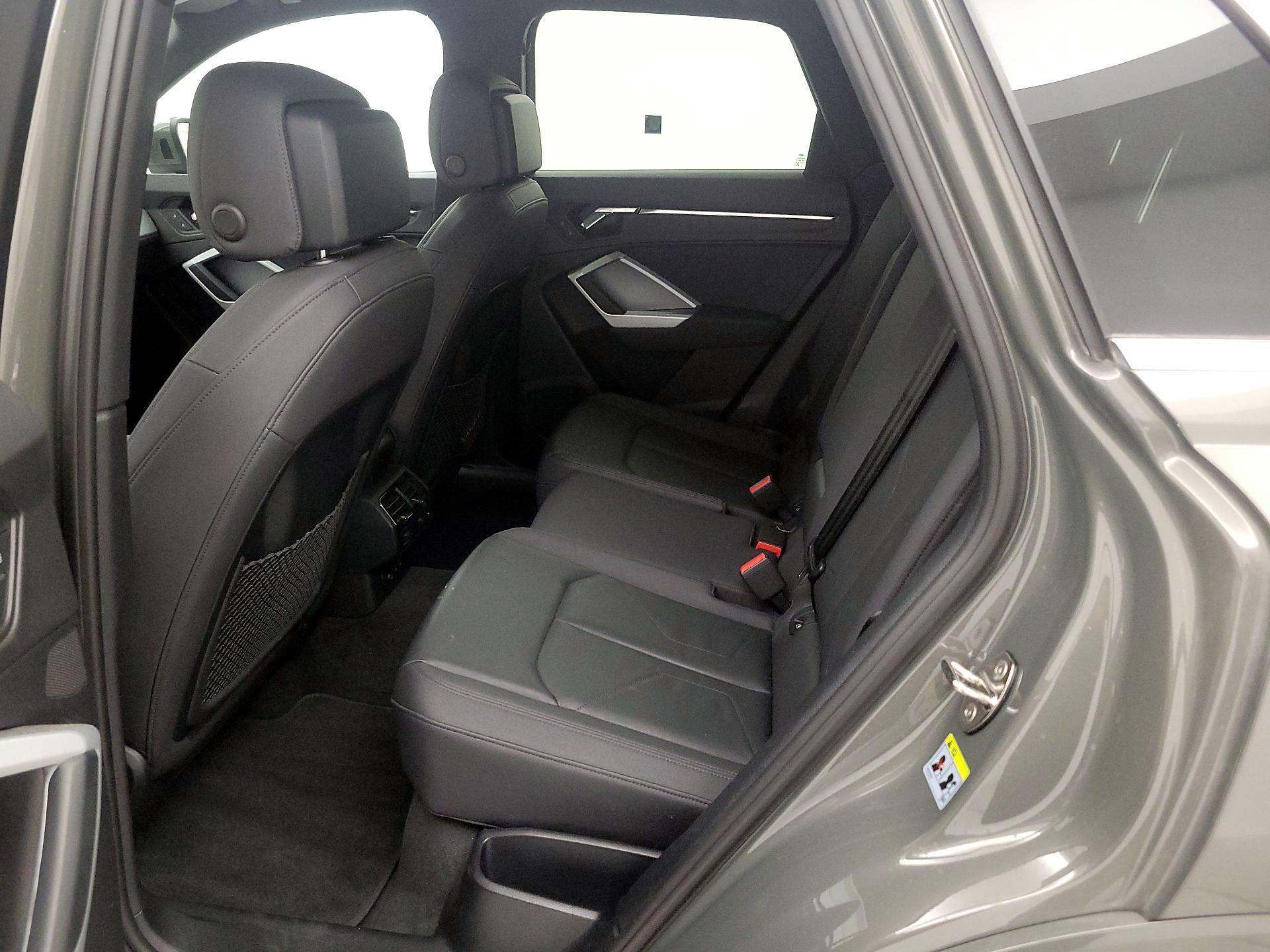 Thumbnail: 2021 Audi Q3 - 19