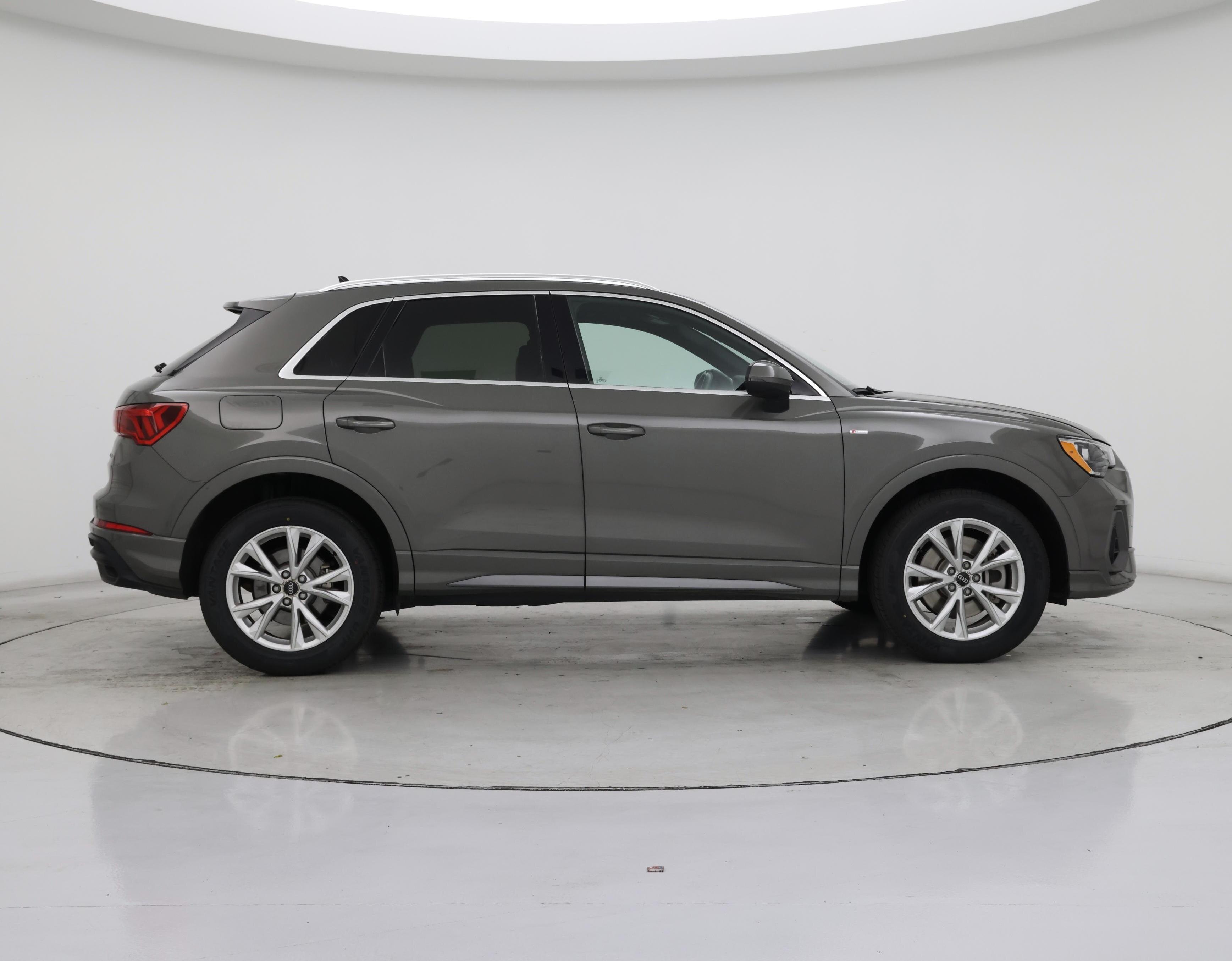 Thumbnail: 2021 Audi Q3 - 7