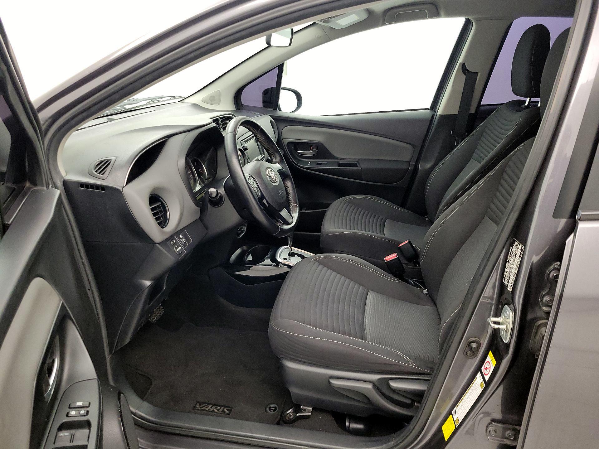 Thumbnail: 2015 Toyota Yaris - 11