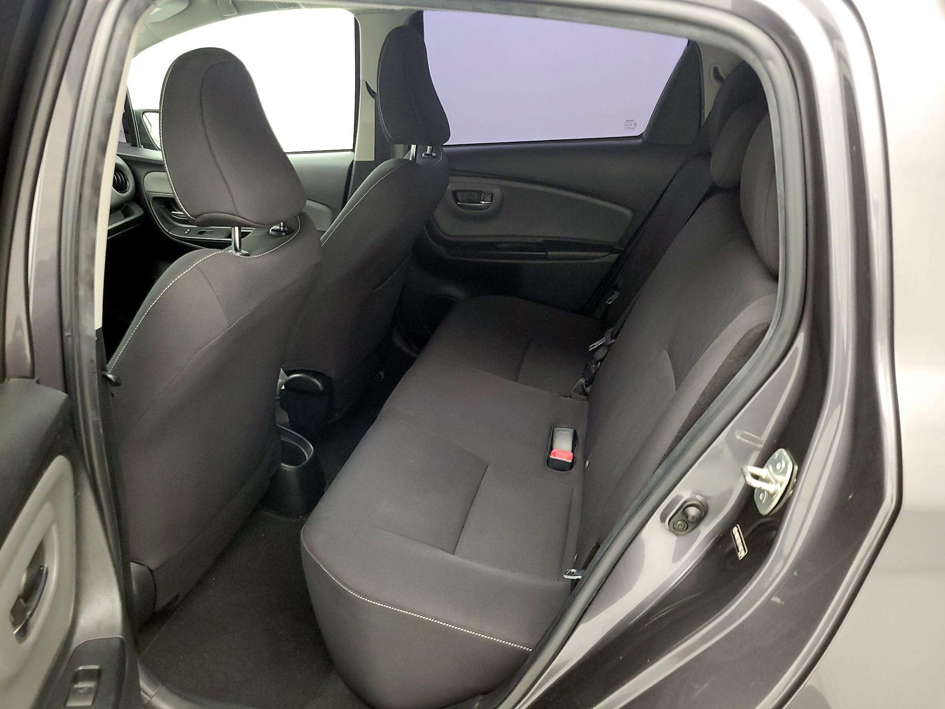 Thumbnail: 2015 Toyota Yaris - 19