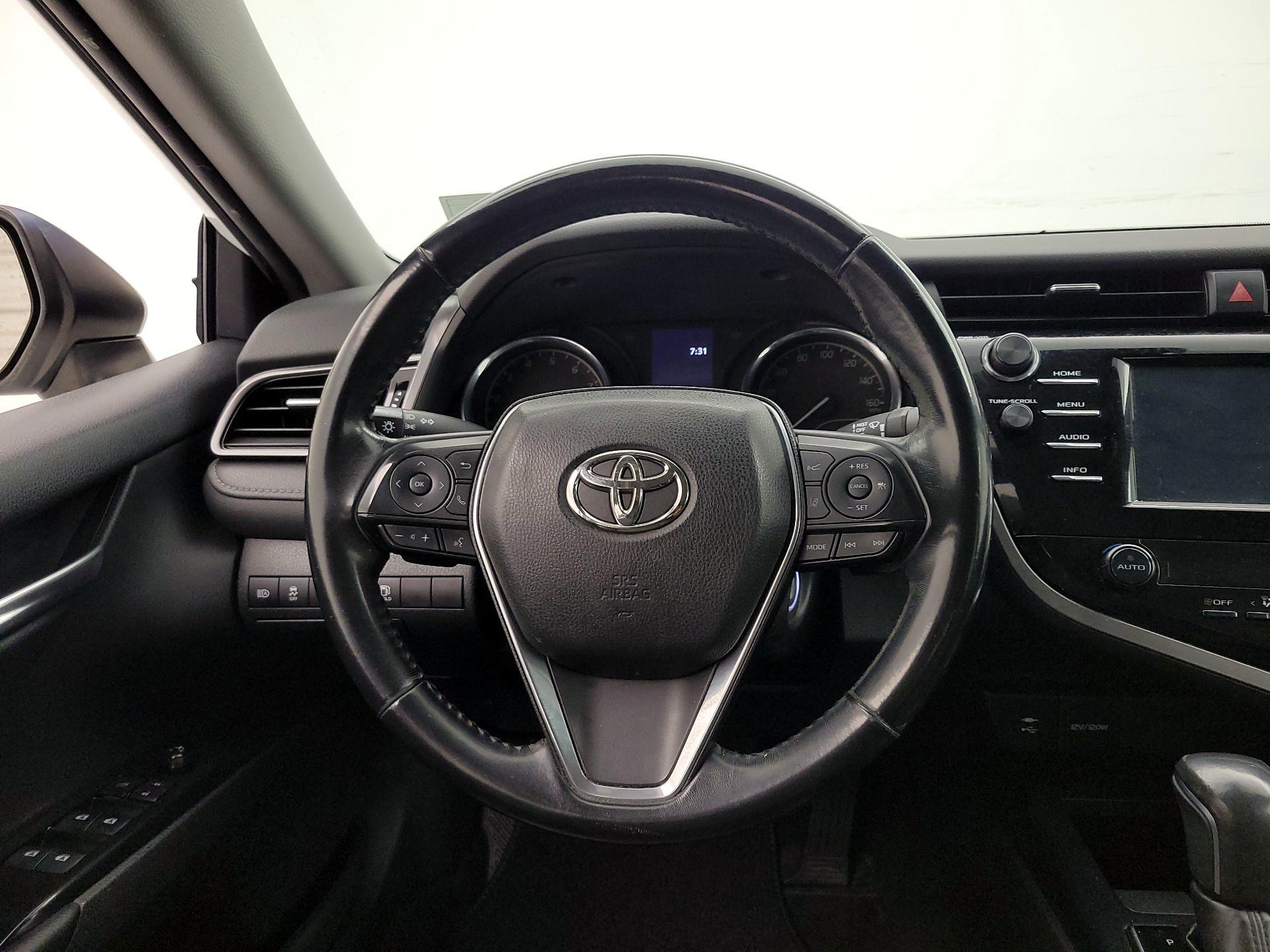 Thumbnail: 2019 Toyota Camry - 10