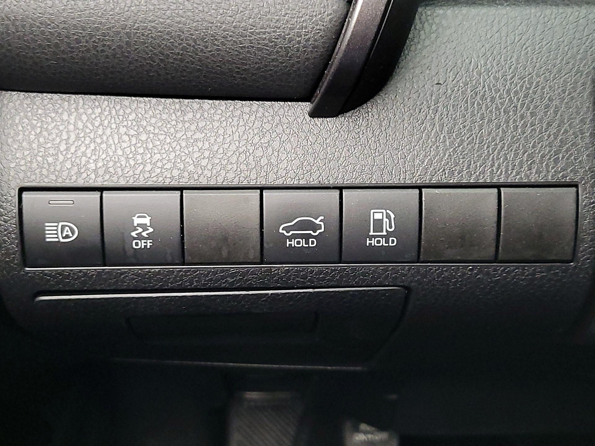 Thumbnail: 2019 Toyota Camry - 13