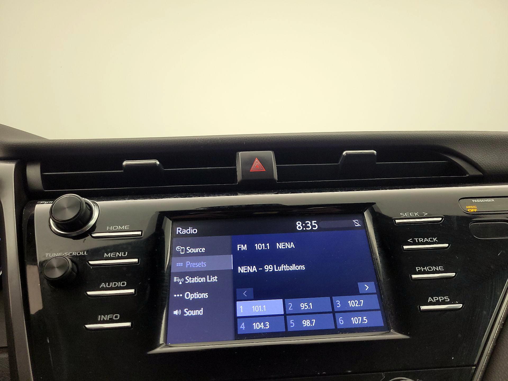 Thumbnail: 2019 Toyota Camry - 15
