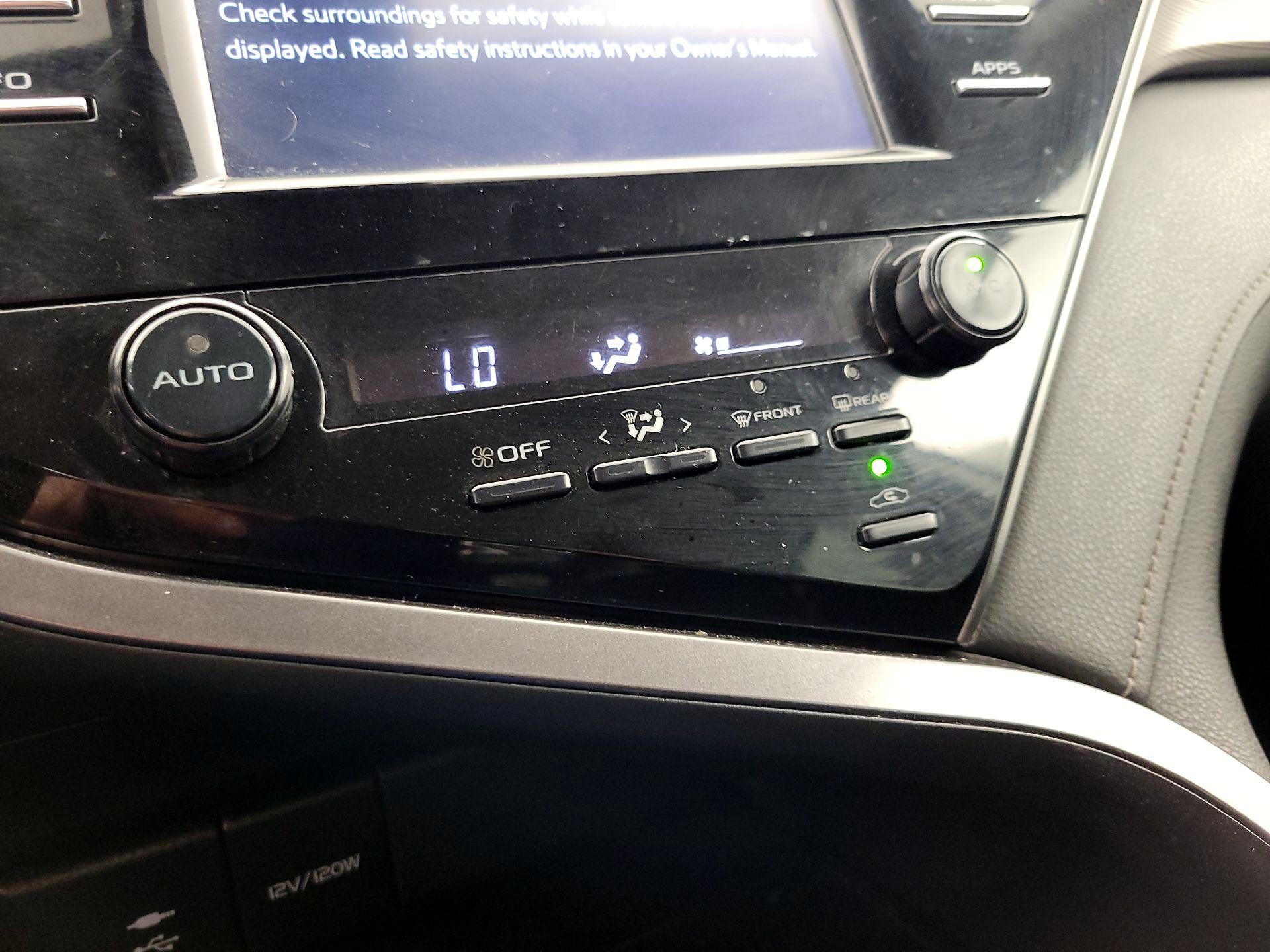 Thumbnail: 2019 Toyota Camry - 16