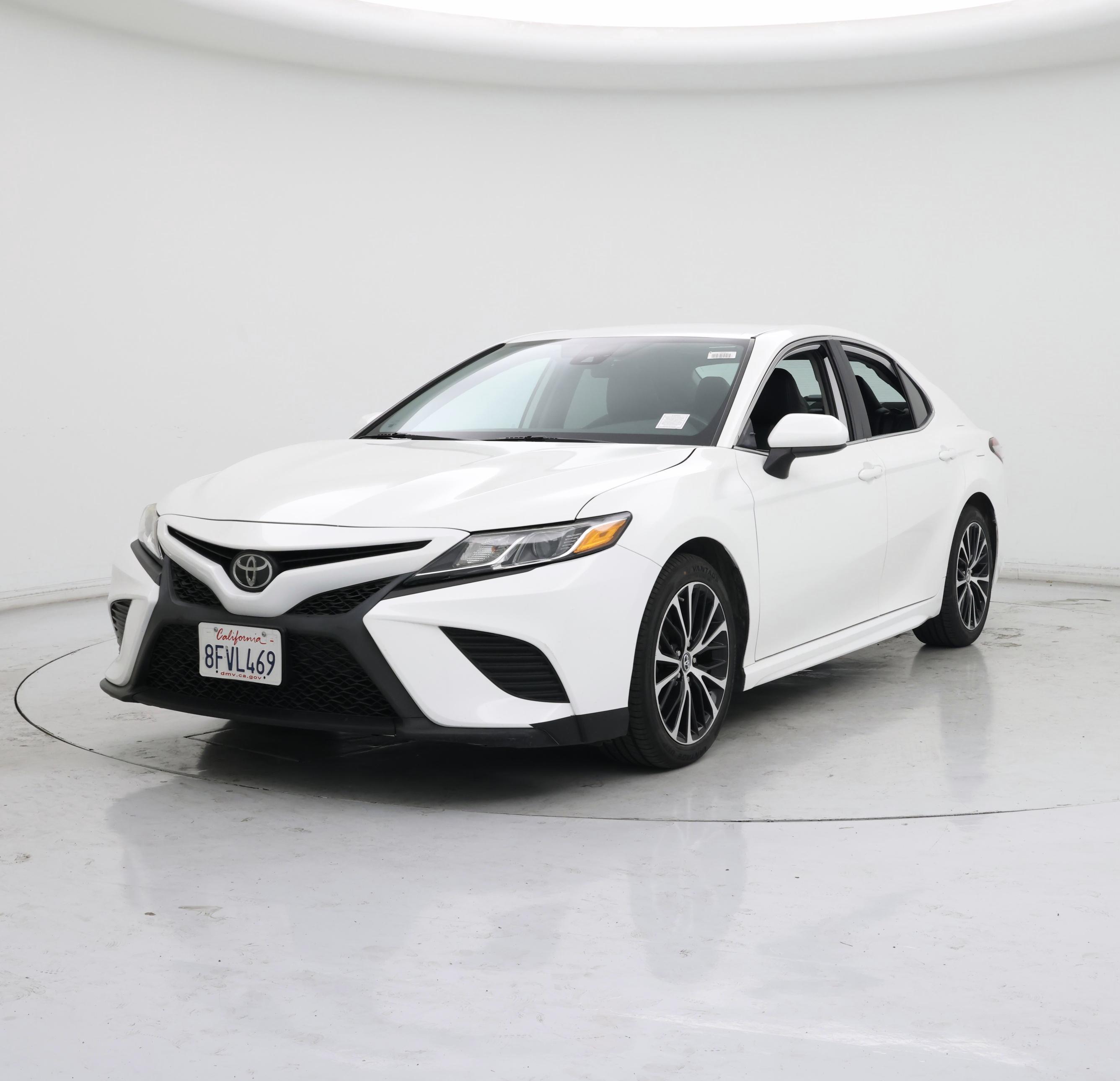 Thumbnail: 2019 Toyota Camry - 4
