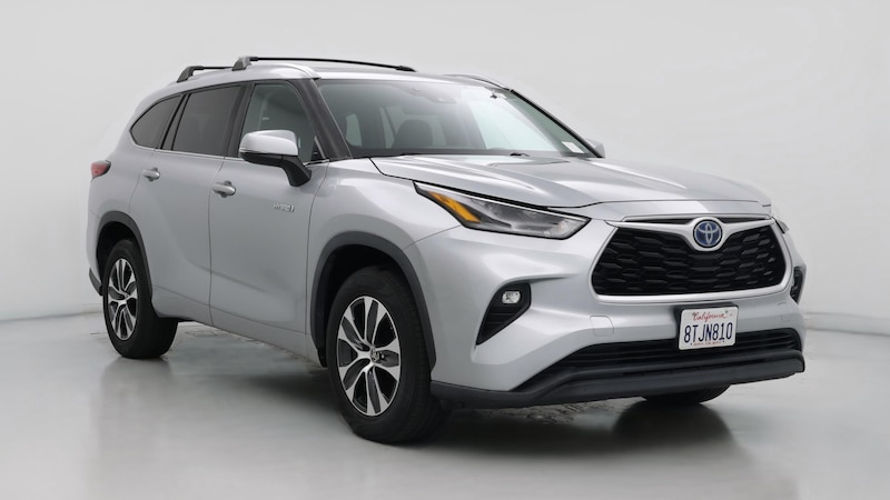 2021 Toyota Highlander XLE Hero Image