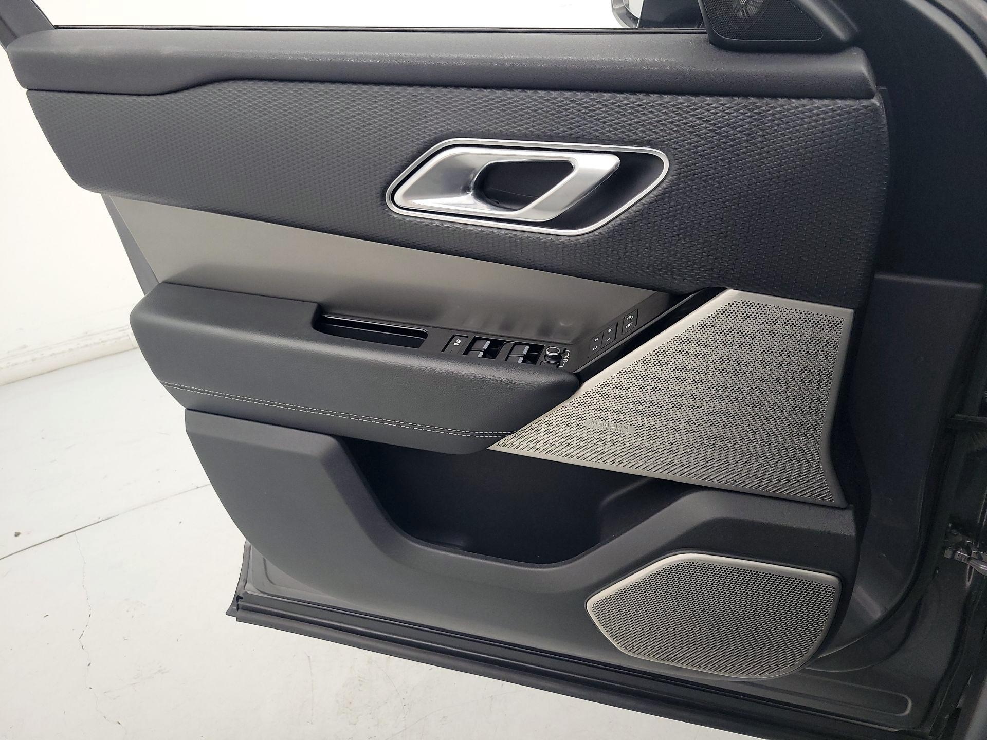 Thumbnail: 2018 Land Rover Range Rover Velar - 12