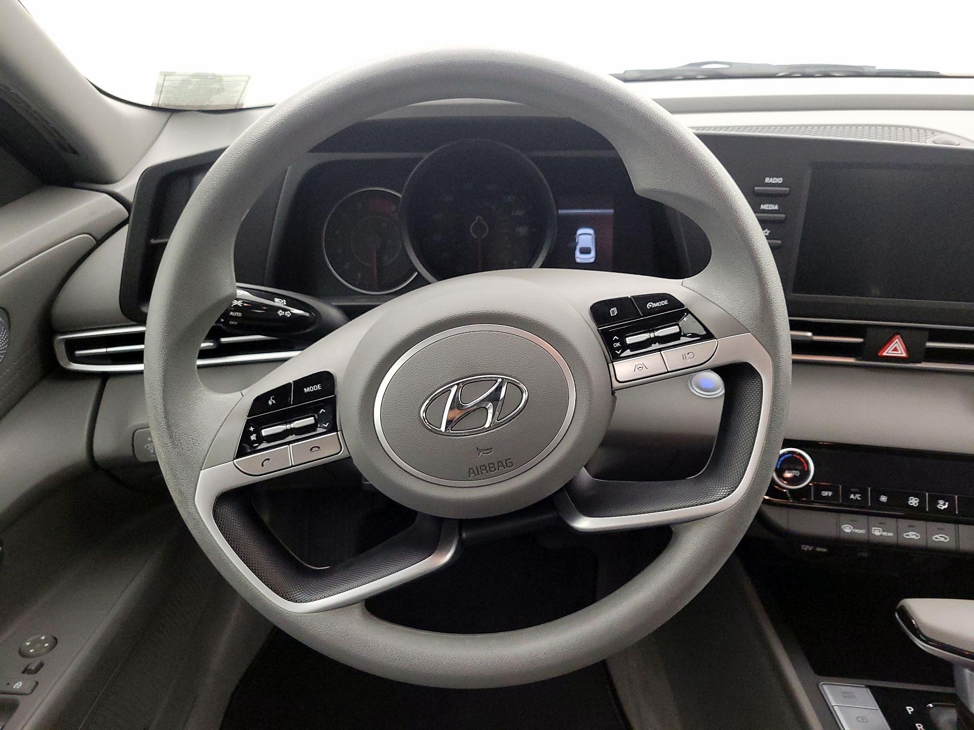 Thumbnail: 2022 Hyundai Elantra - 10