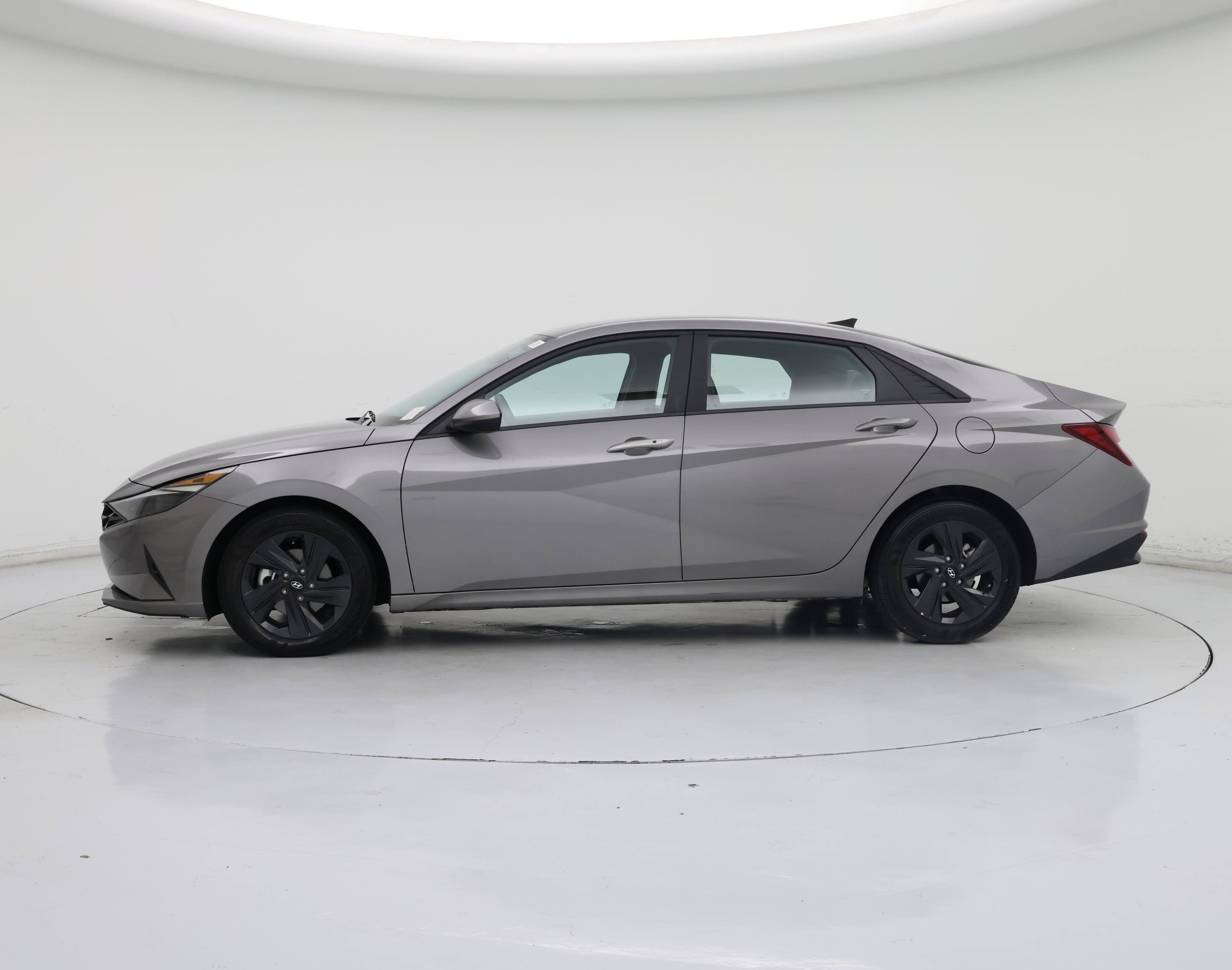 Thumbnail: 2022 Hyundai Elantra - 3