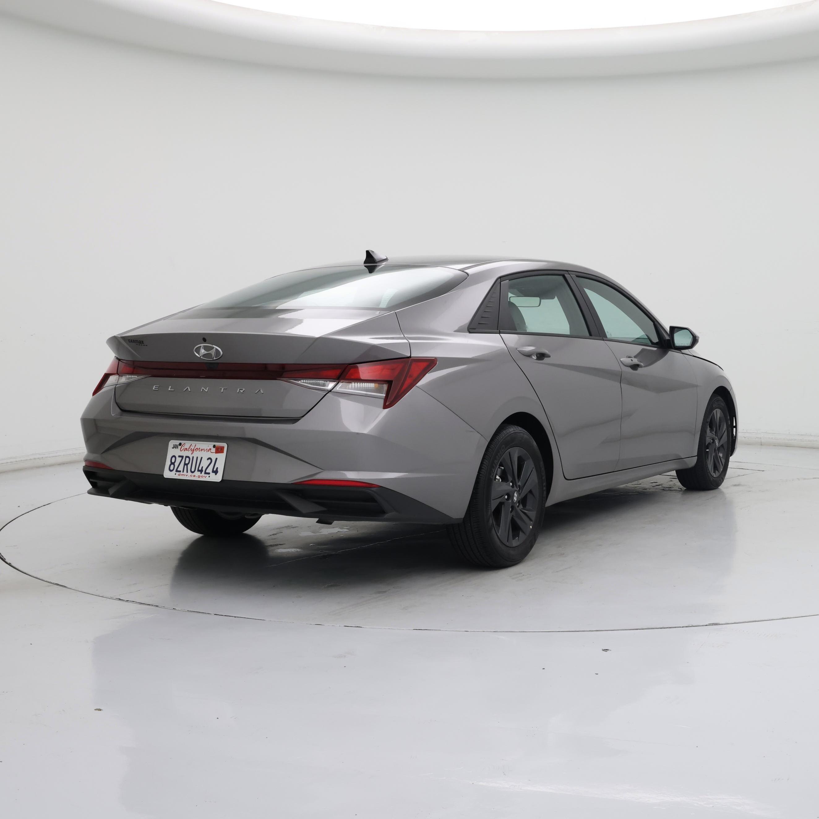 Thumbnail: 2022 Hyundai Elantra - 8