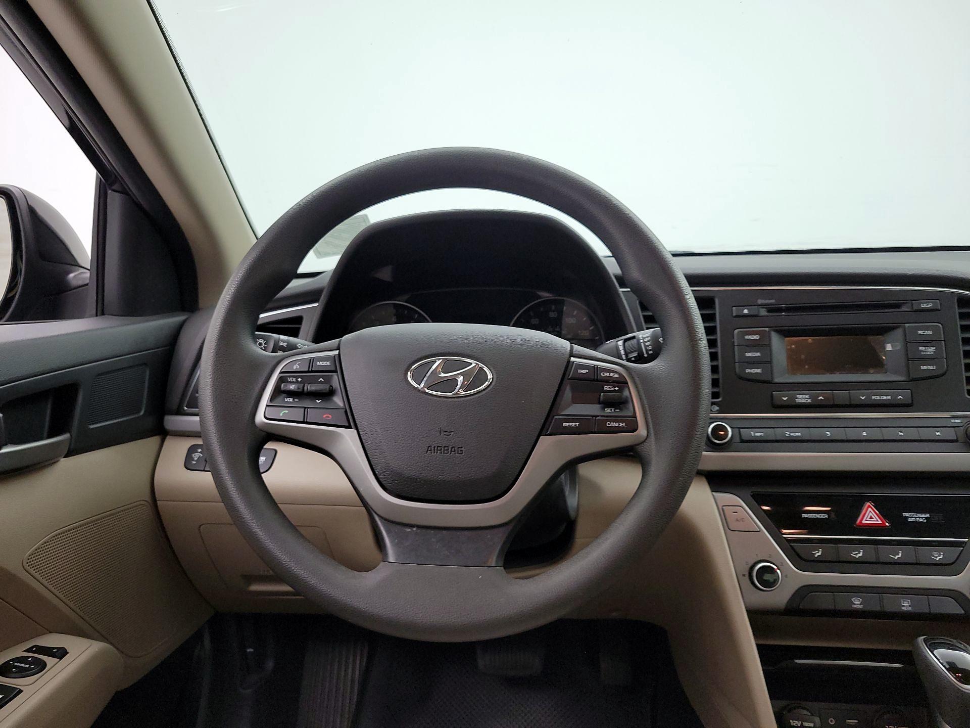 Thumbnail: 2018 Hyundai Elantra - 10