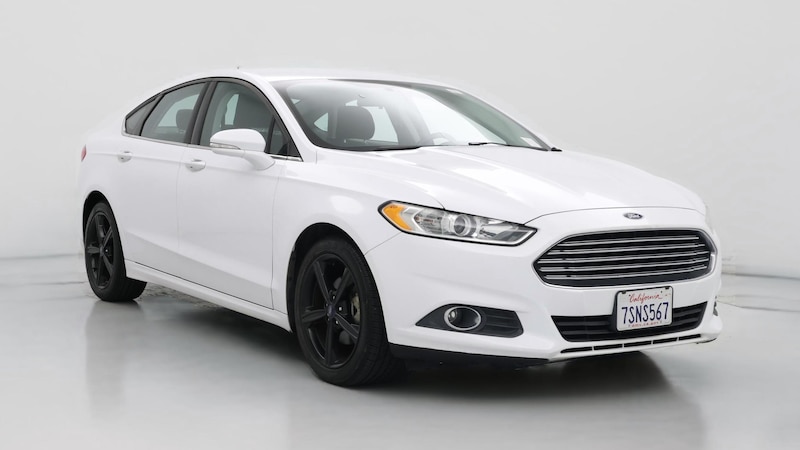 2016 Ford Fusion SE Hero Image