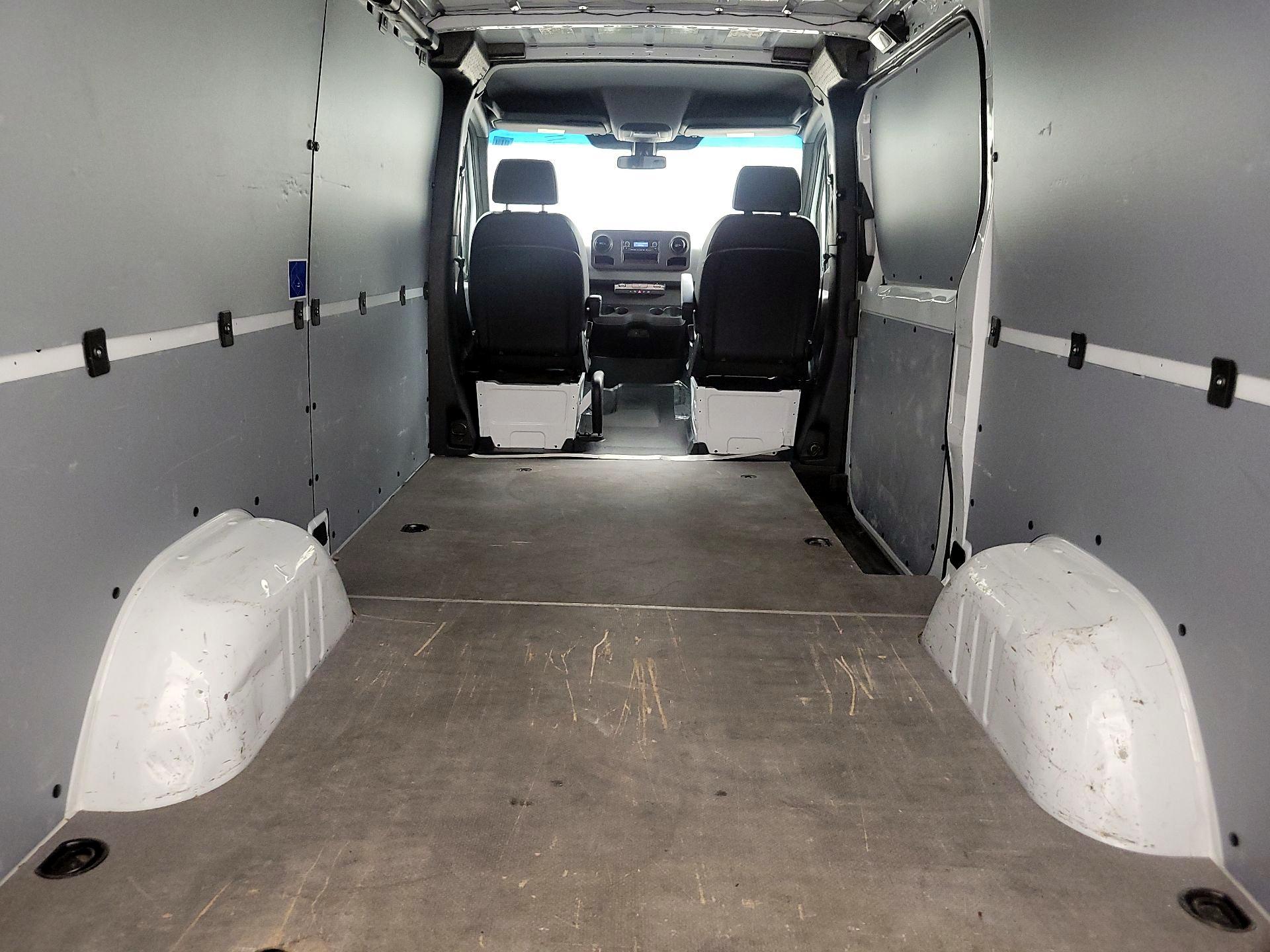 Thumbnail: 2021 Mercedes-Benz Sprinter - 19