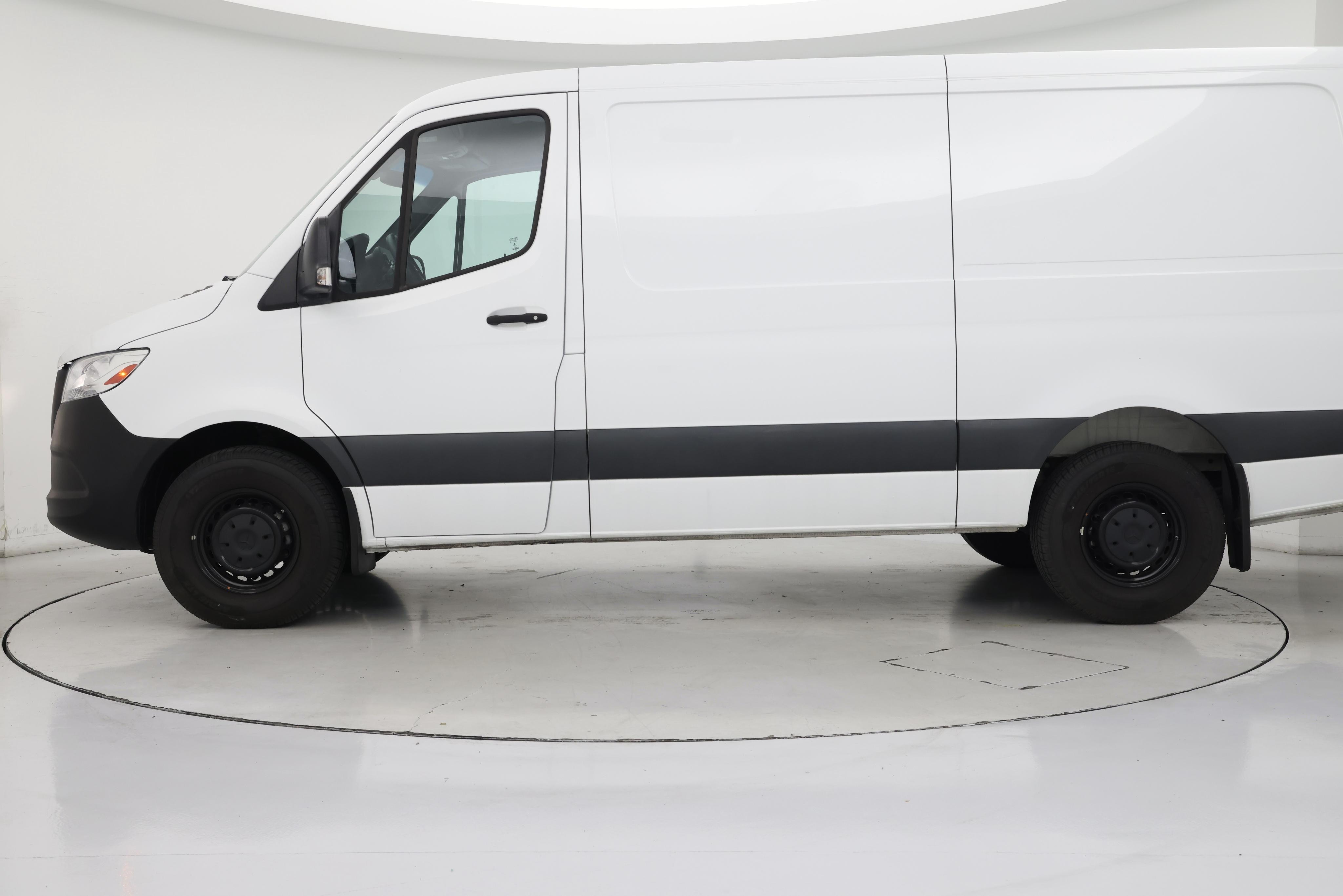 Thumbnail: 2021 Mercedes-Benz Sprinter - 3