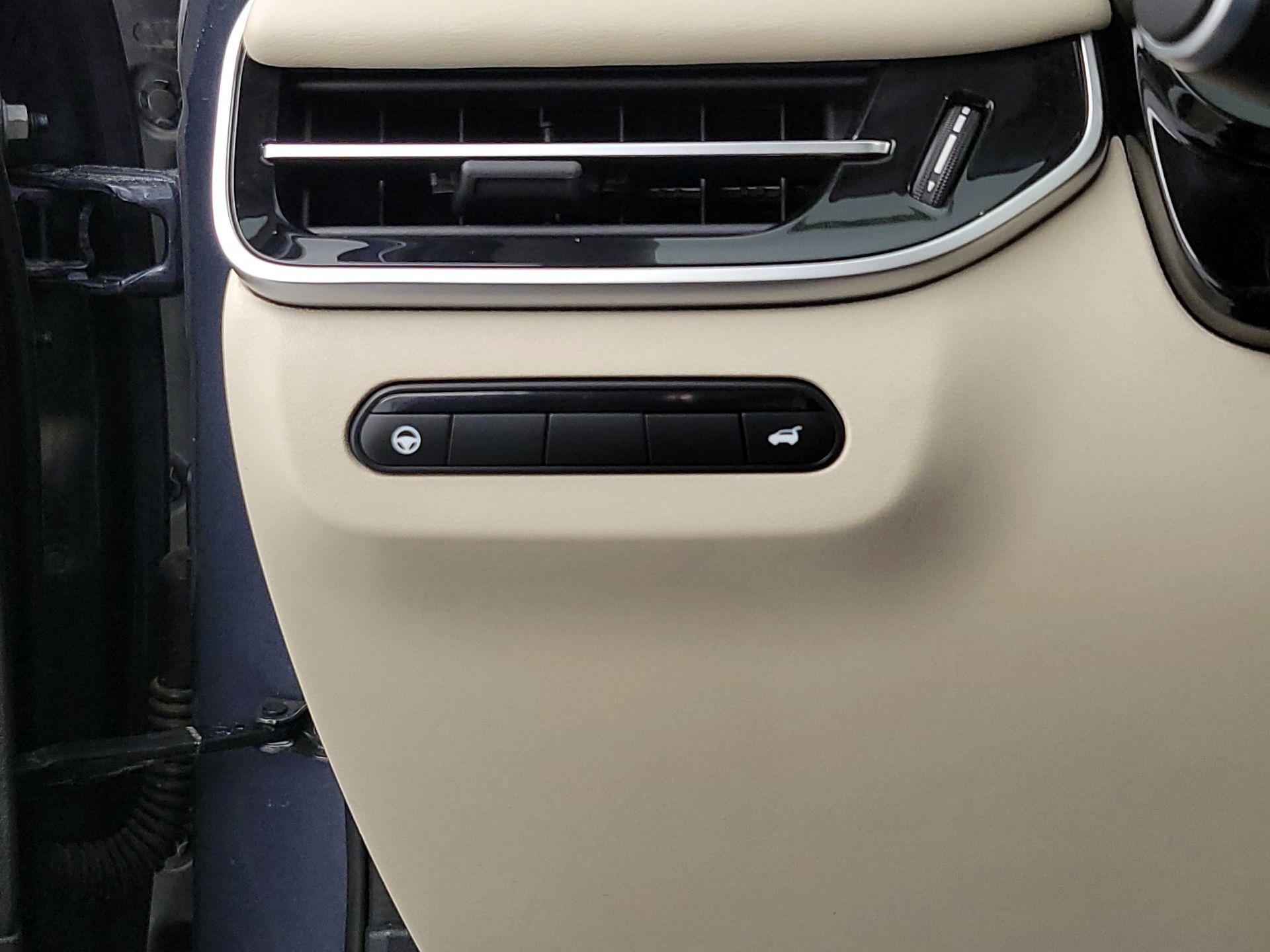 Thumbnail: 2022 INFINITI QX60 - 13