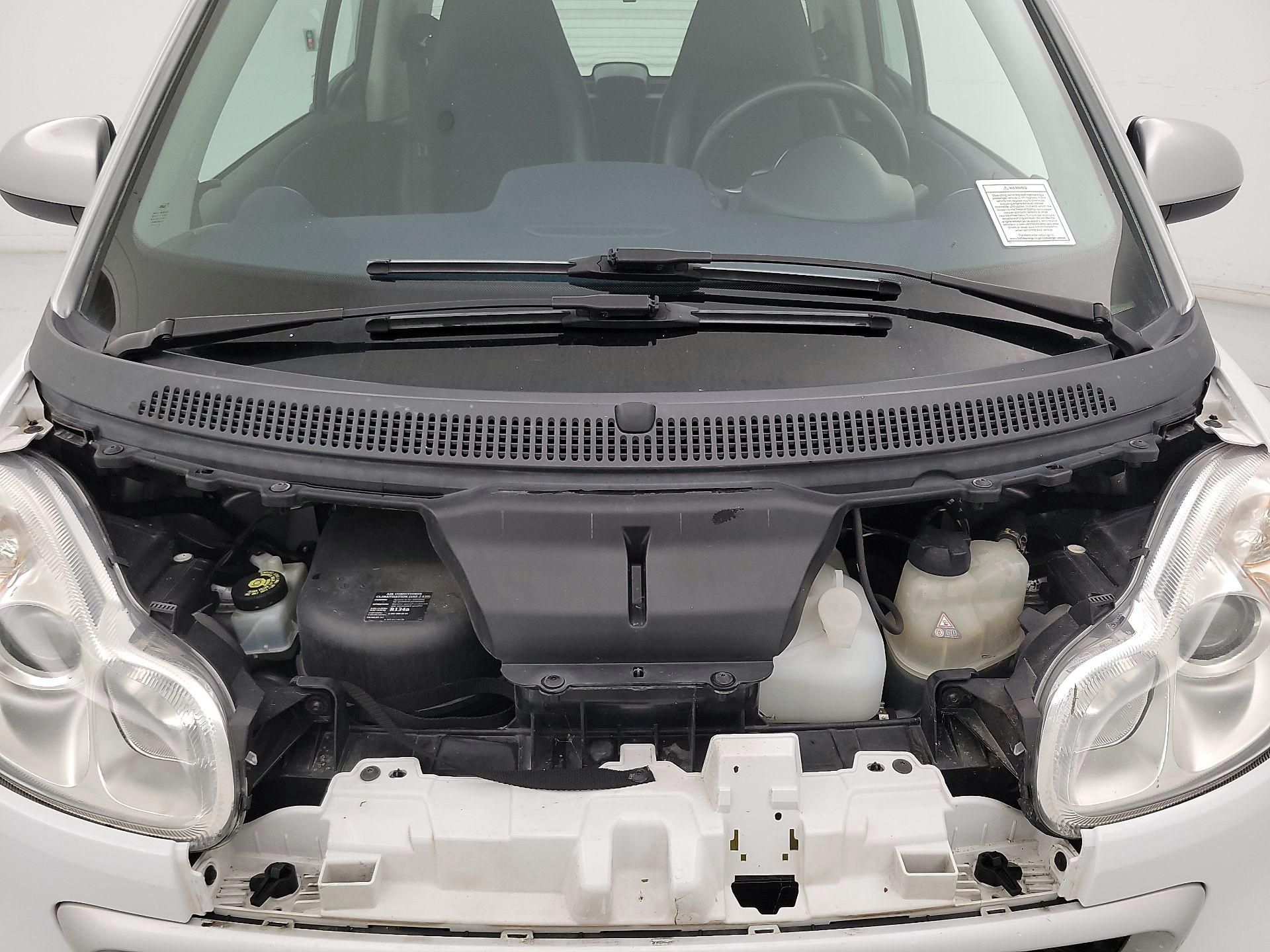 Thumbnail: 2015 smart fortwo - 18