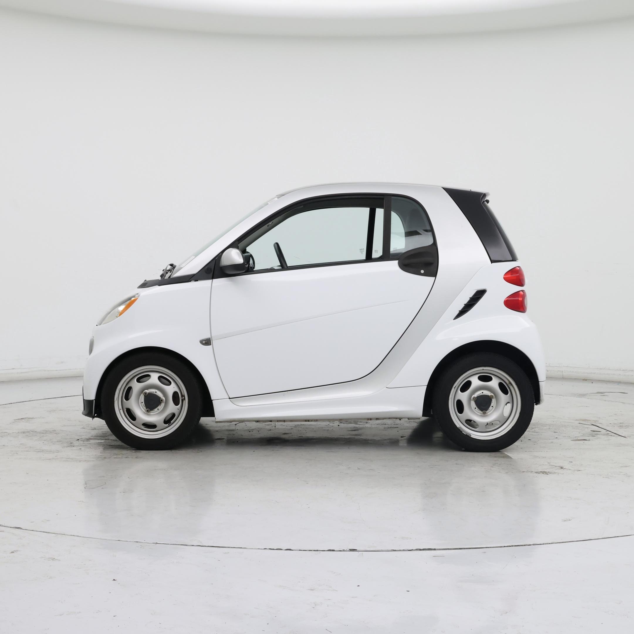 Thumbnail: 2015 smart fortwo - 3